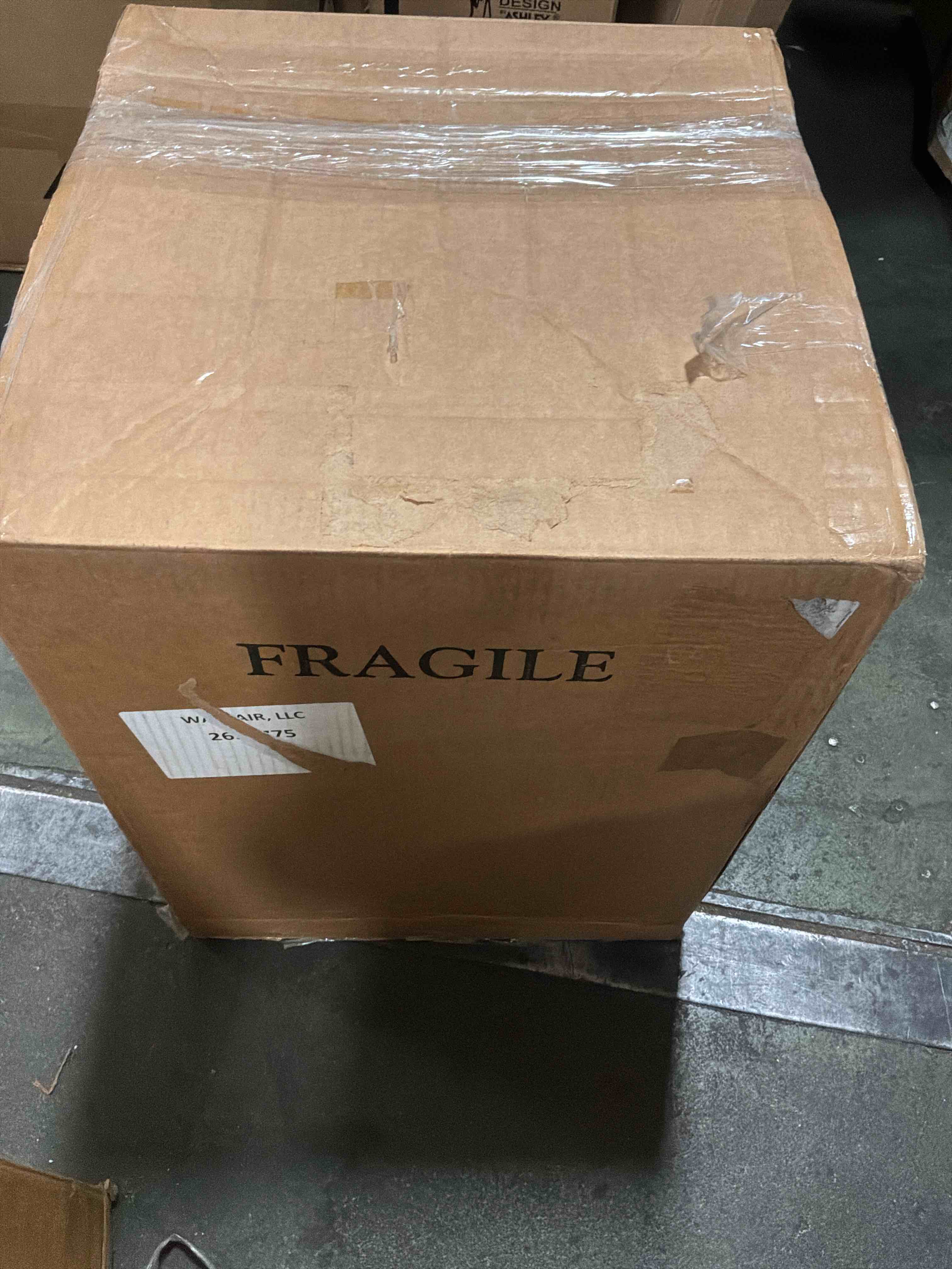https://s3.amazonaws.com/lotting-images-prod/bidfta/PNK4872035_1779462401101.jpeg