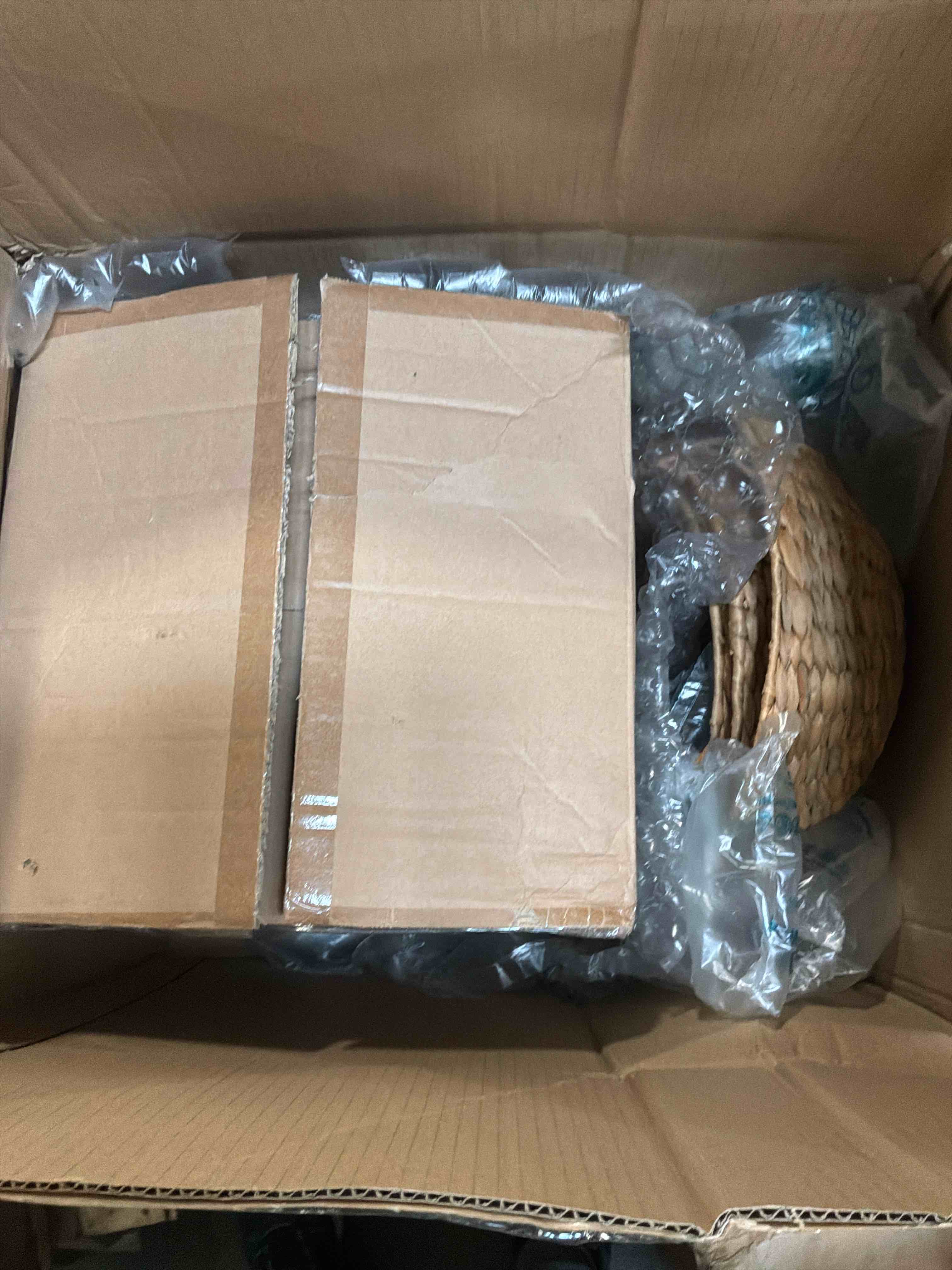 https://s3.amazonaws.com/lotting-images-prod/bidfta/PNK4872531_1779905236989.jpeg