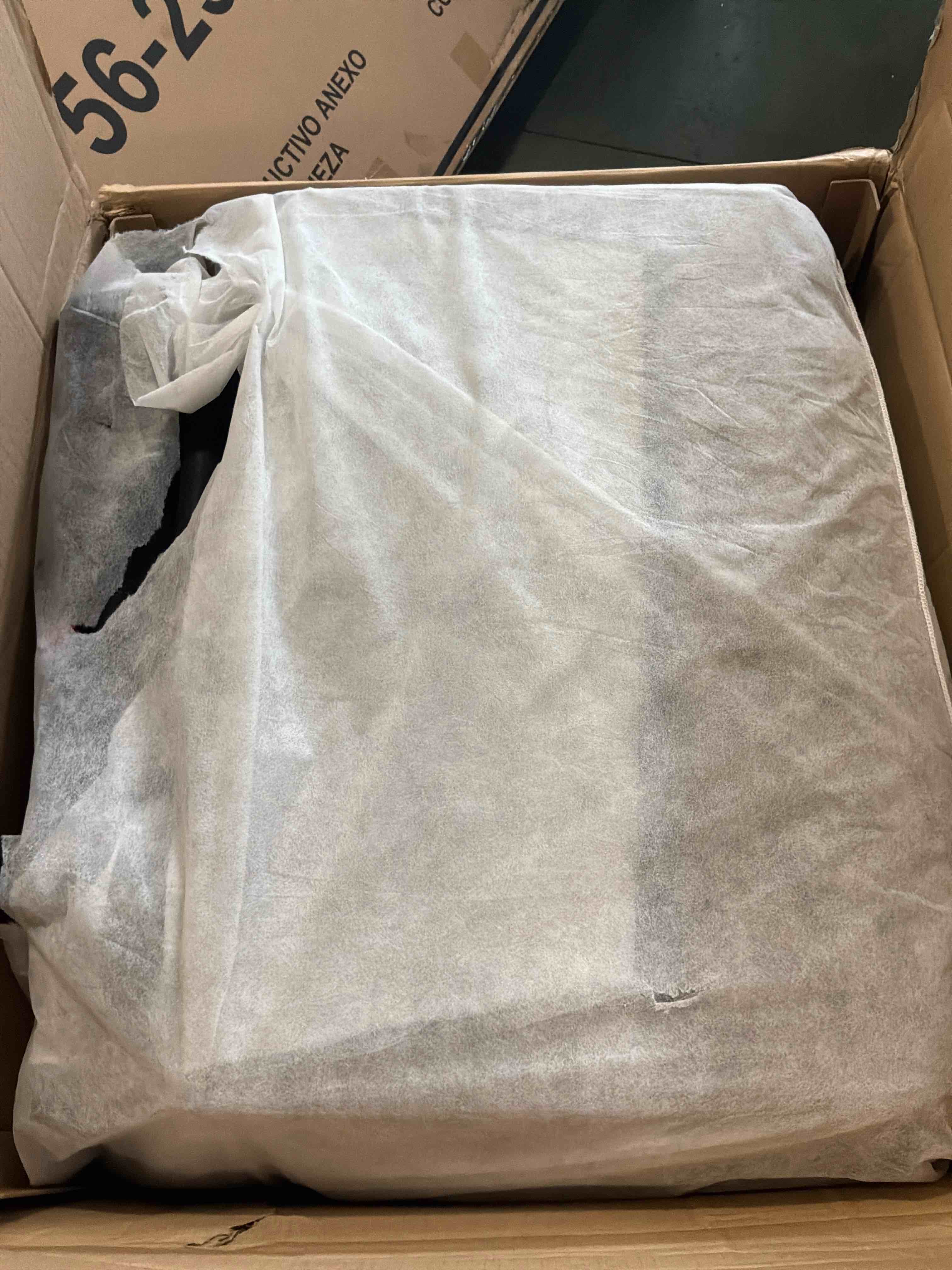 https://s3.amazonaws.com/lotting-images-prod/bidfta/PNK4872594_1779972214767.jpeg