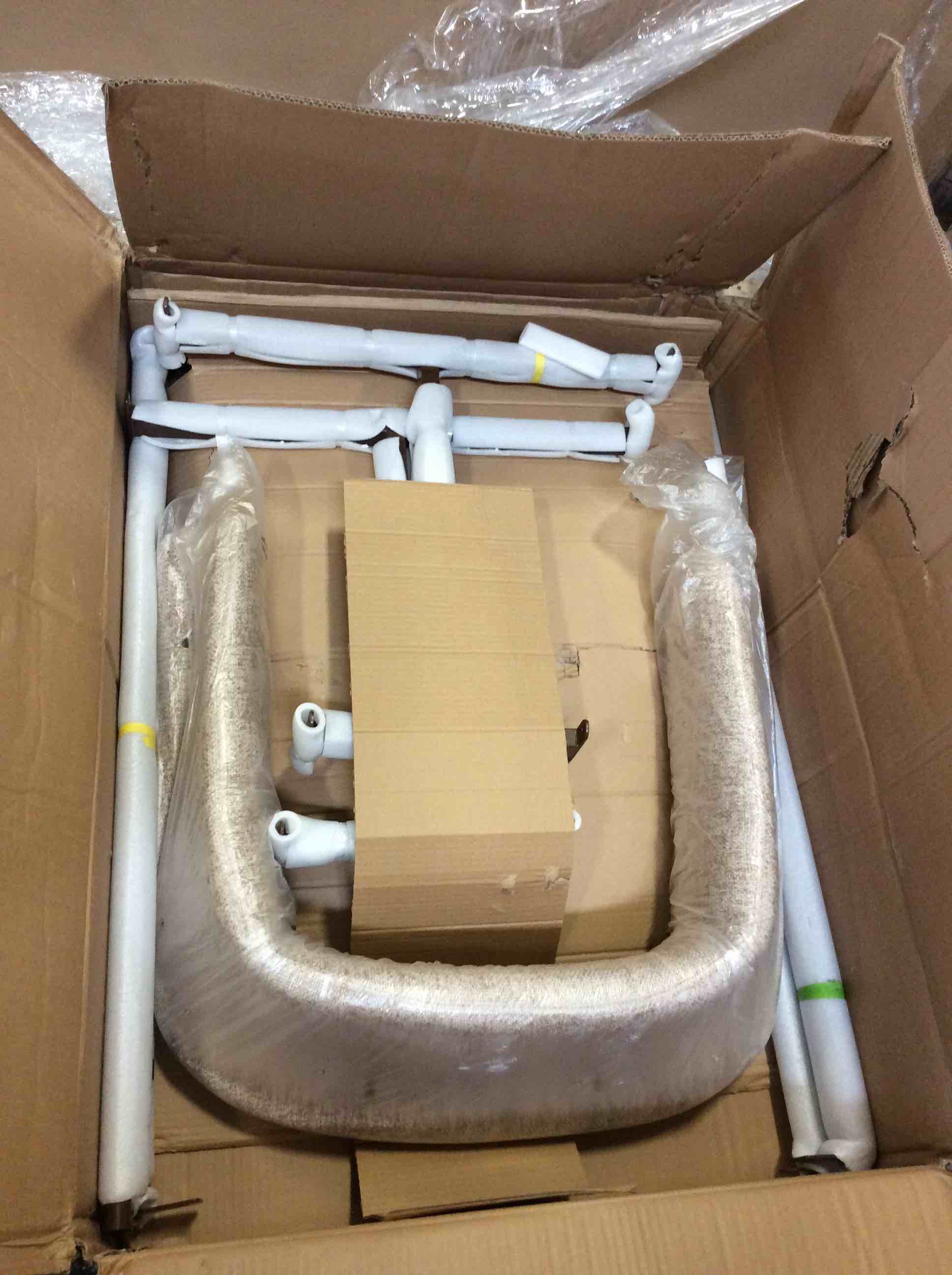 https://s3.amazonaws.com/lotting-images-prod/bidfta/PNK4873141_1778508599262.jpeg