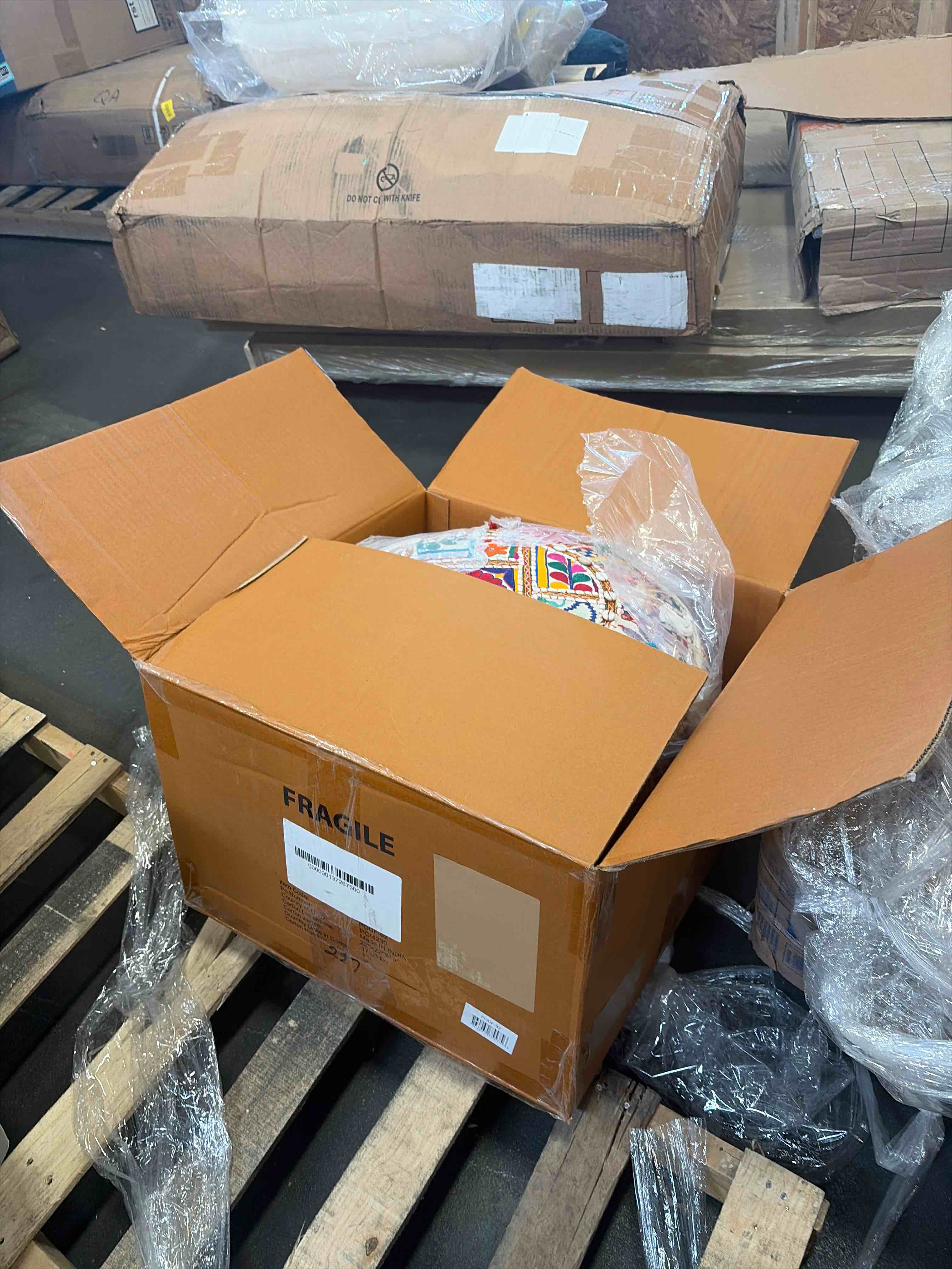 https://s3.amazonaws.com/lotting-images-prod/bidfta/PNK4873143_1778511318648.jpeg