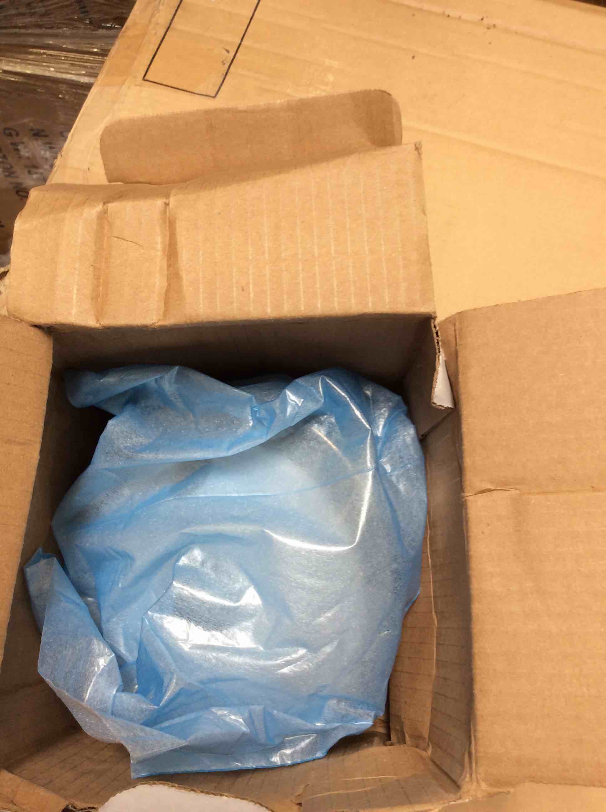 https://s3.amazonaws.com/lotting-images-prod/bidfta/PNK4873158_1778521097635.jpeg