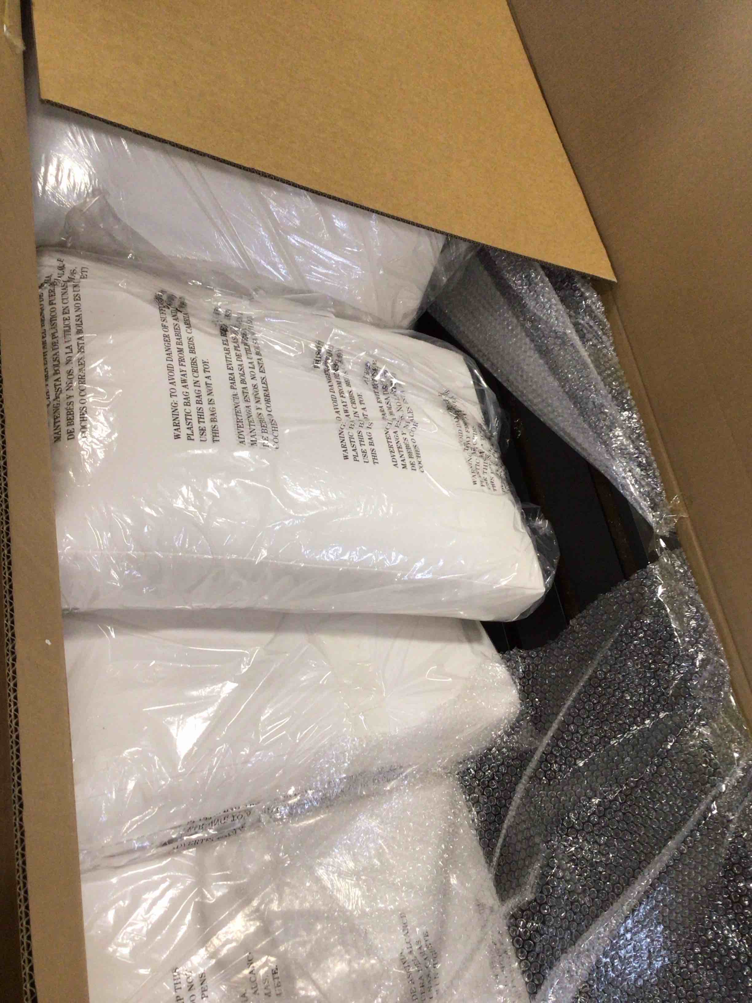 https://s3.amazonaws.com/lotting-images-prod/bidfta/PNK4873160_1778536234094.jpeg