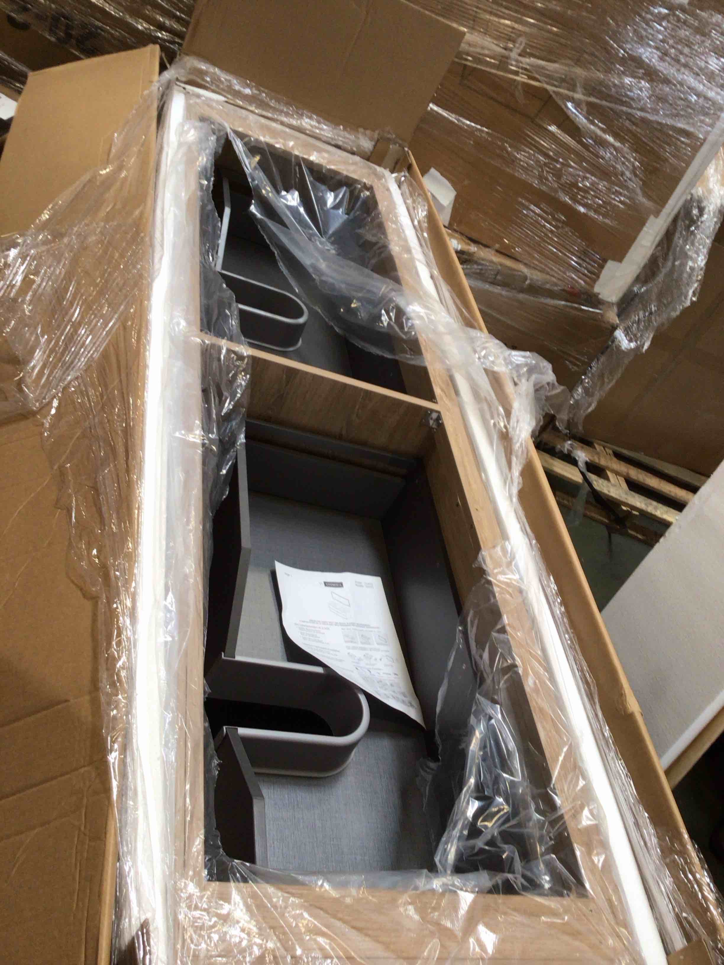 https://s3.amazonaws.com/lotting-images-prod/bidfta/PNK4873170_1778524691024.jpeg