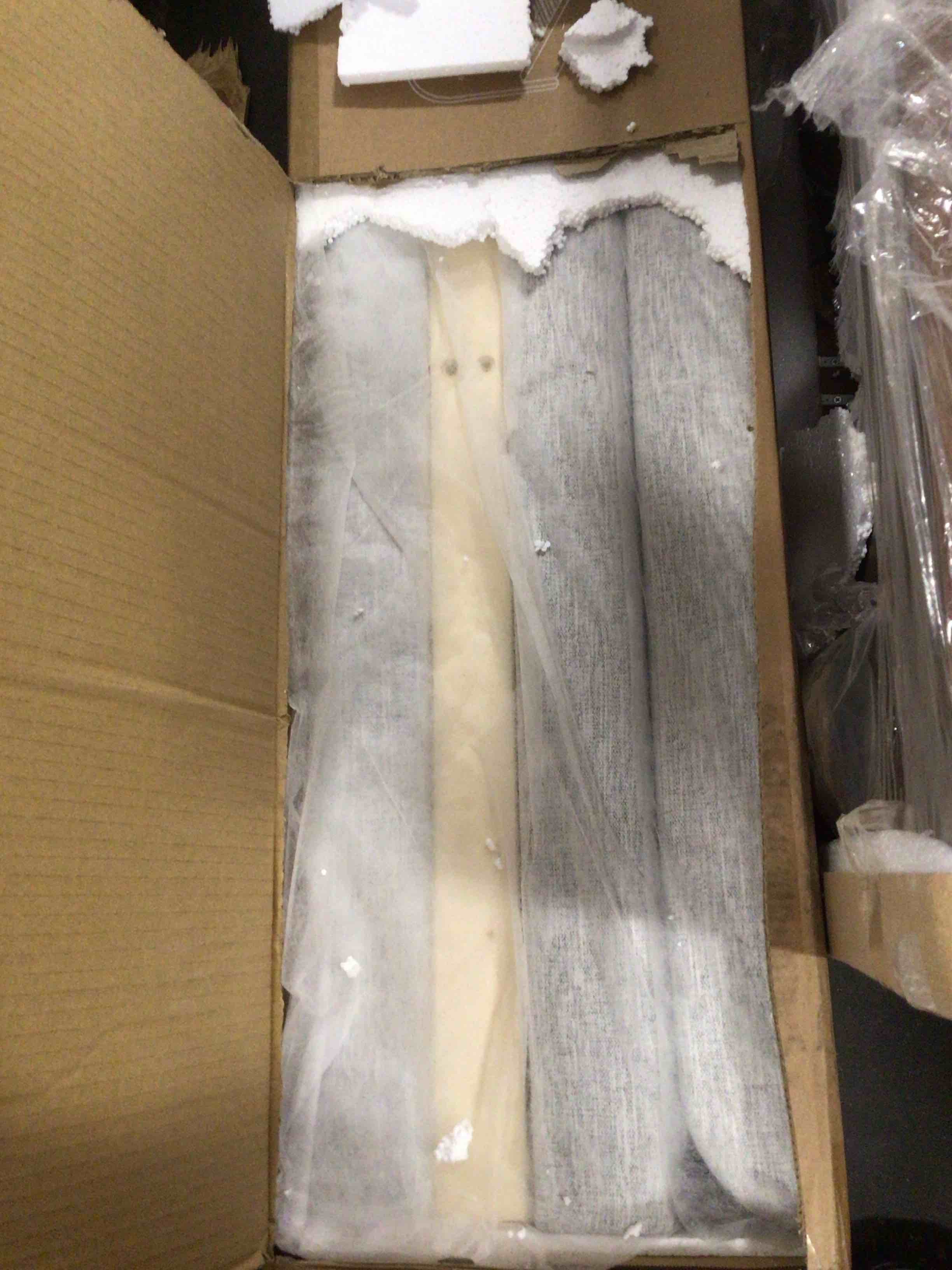 https://s3.amazonaws.com/lotting-images-prod/bidfta/PNK4873178_1778533255214.jpeg