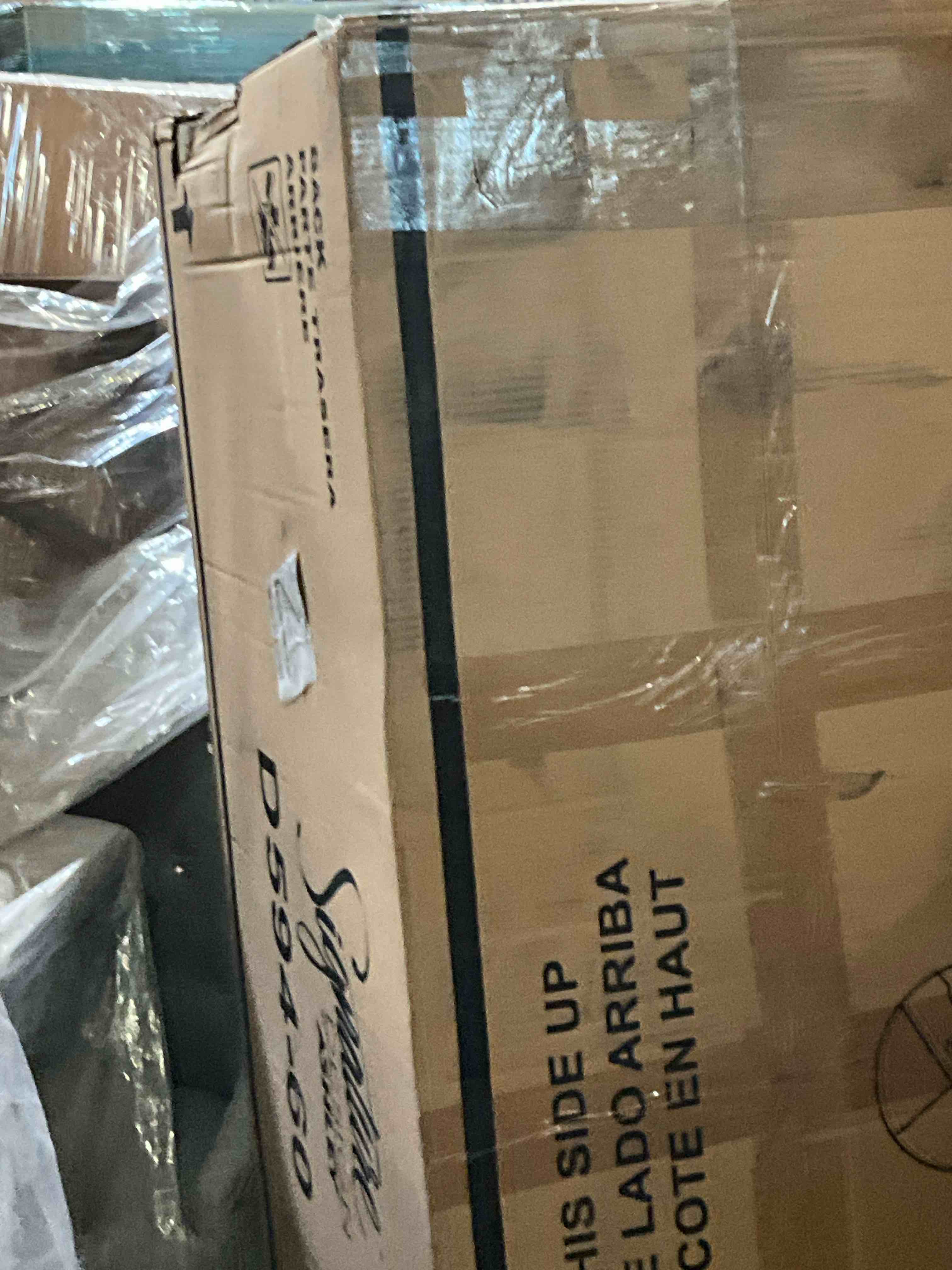 https://s3.amazonaws.com/lotting-images-prod/bidfta/PNK4873193_1778602856338.jpeg