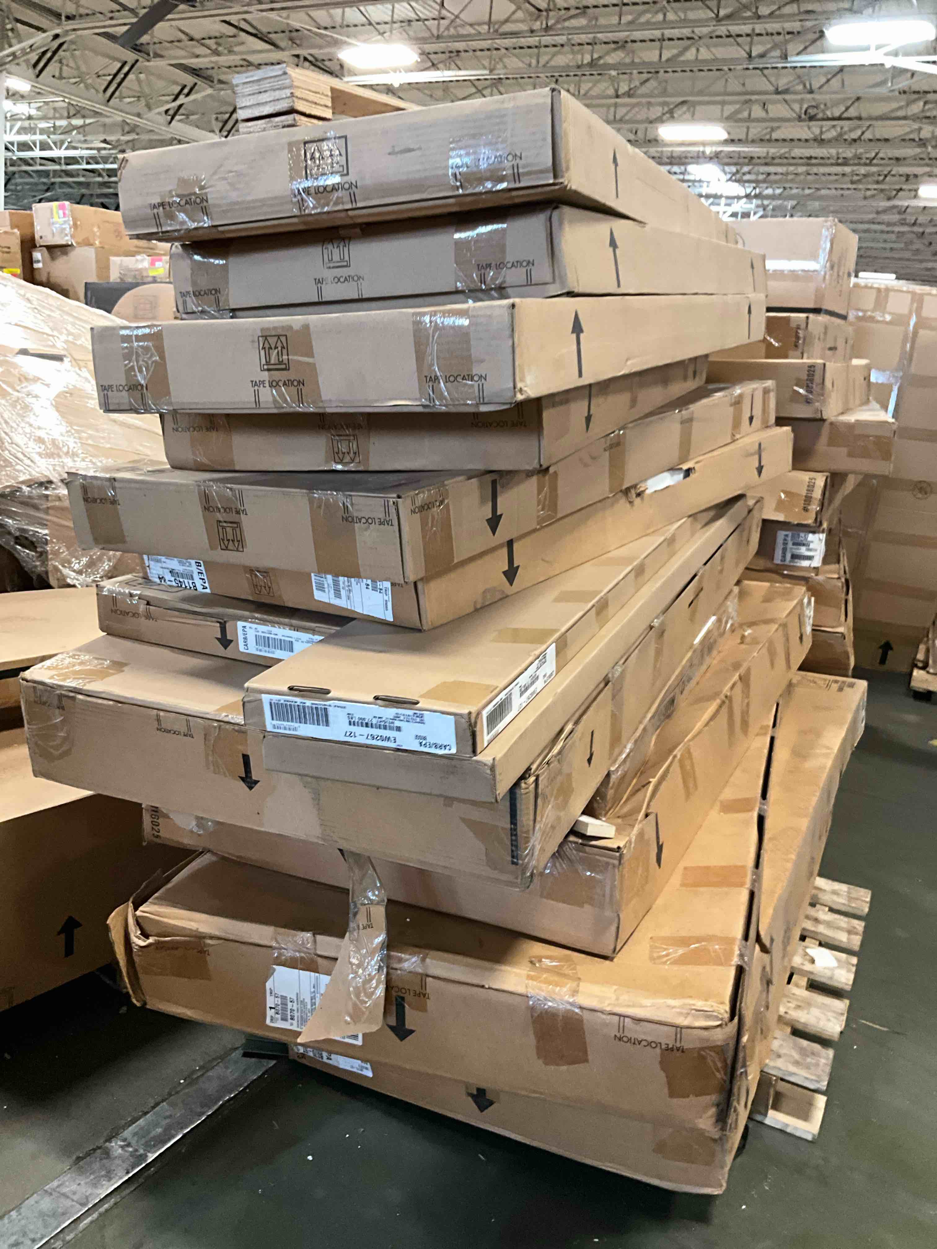 https://s3.amazonaws.com/lotting-images-prod/bidfta/PNK4873202_1779201146557.jpeg