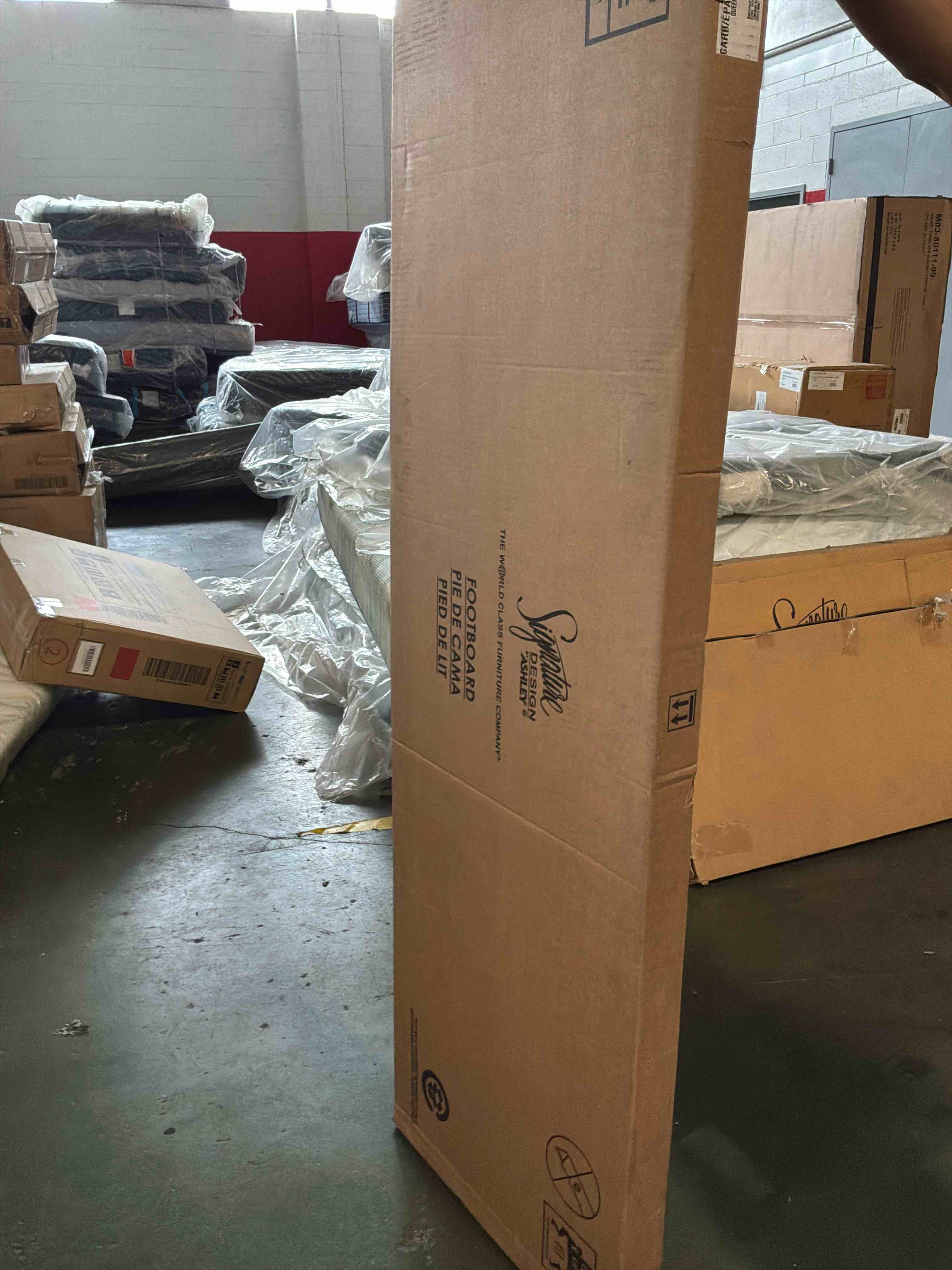 Condition photo showing Good Condition for fordmont panel headboard queen