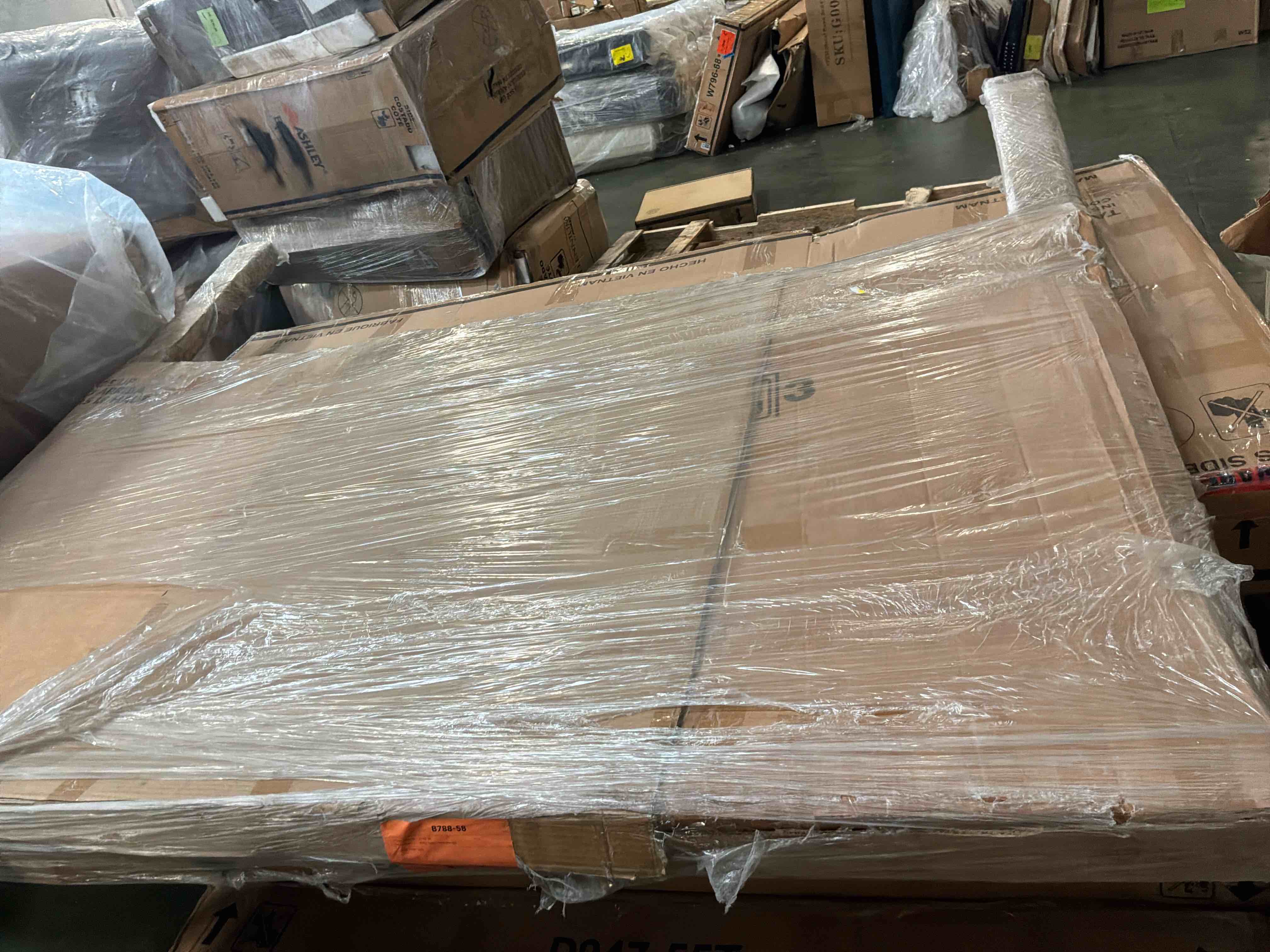 https://s3.amazonaws.com/lotting-images-prod/bidfta/PNK4874806_1782488466854.jpeg
