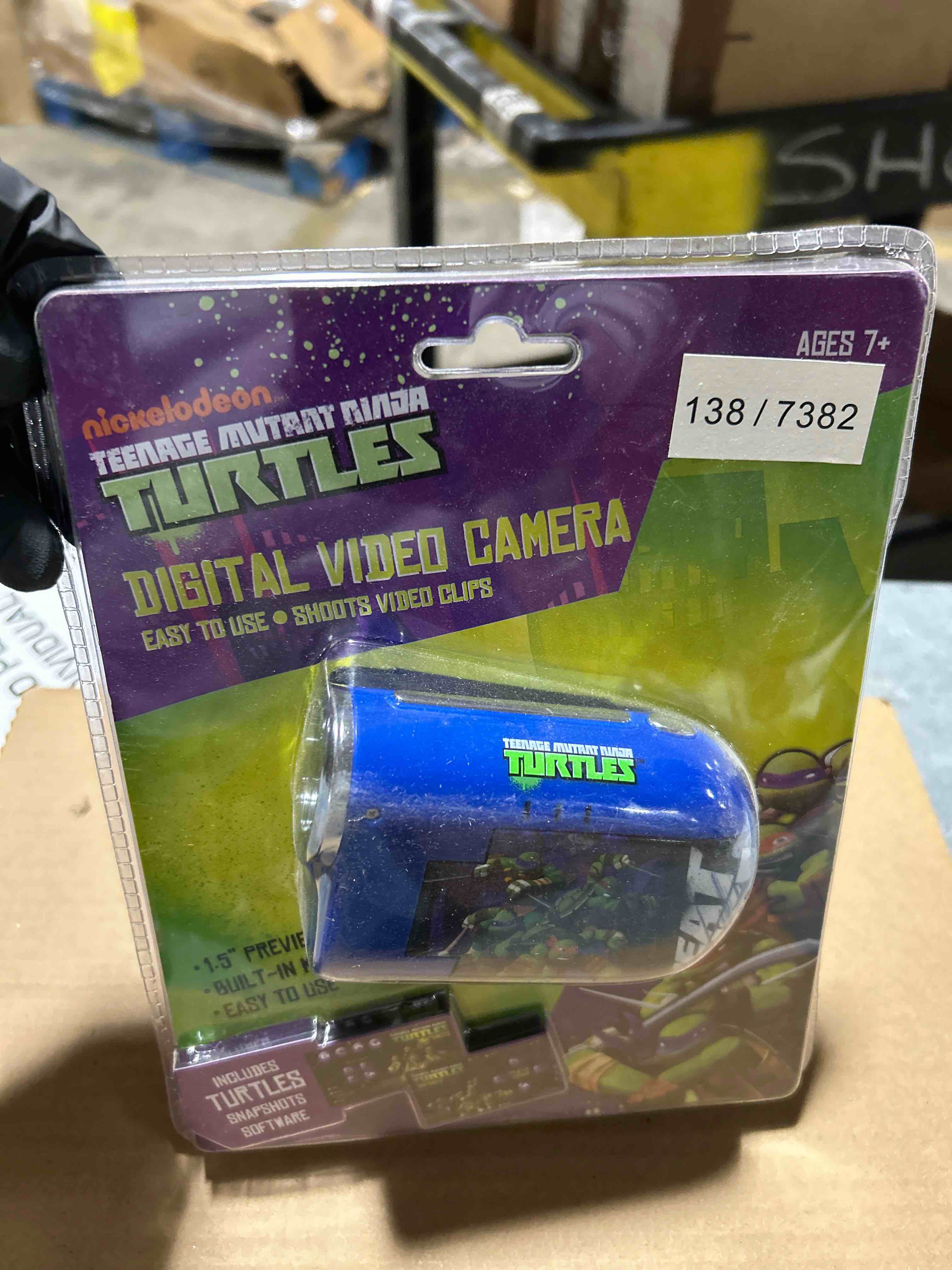 https://s3.amazonaws.com/lotting-images-prod/bidfta/PNK4880214_1777214449706.jpeg