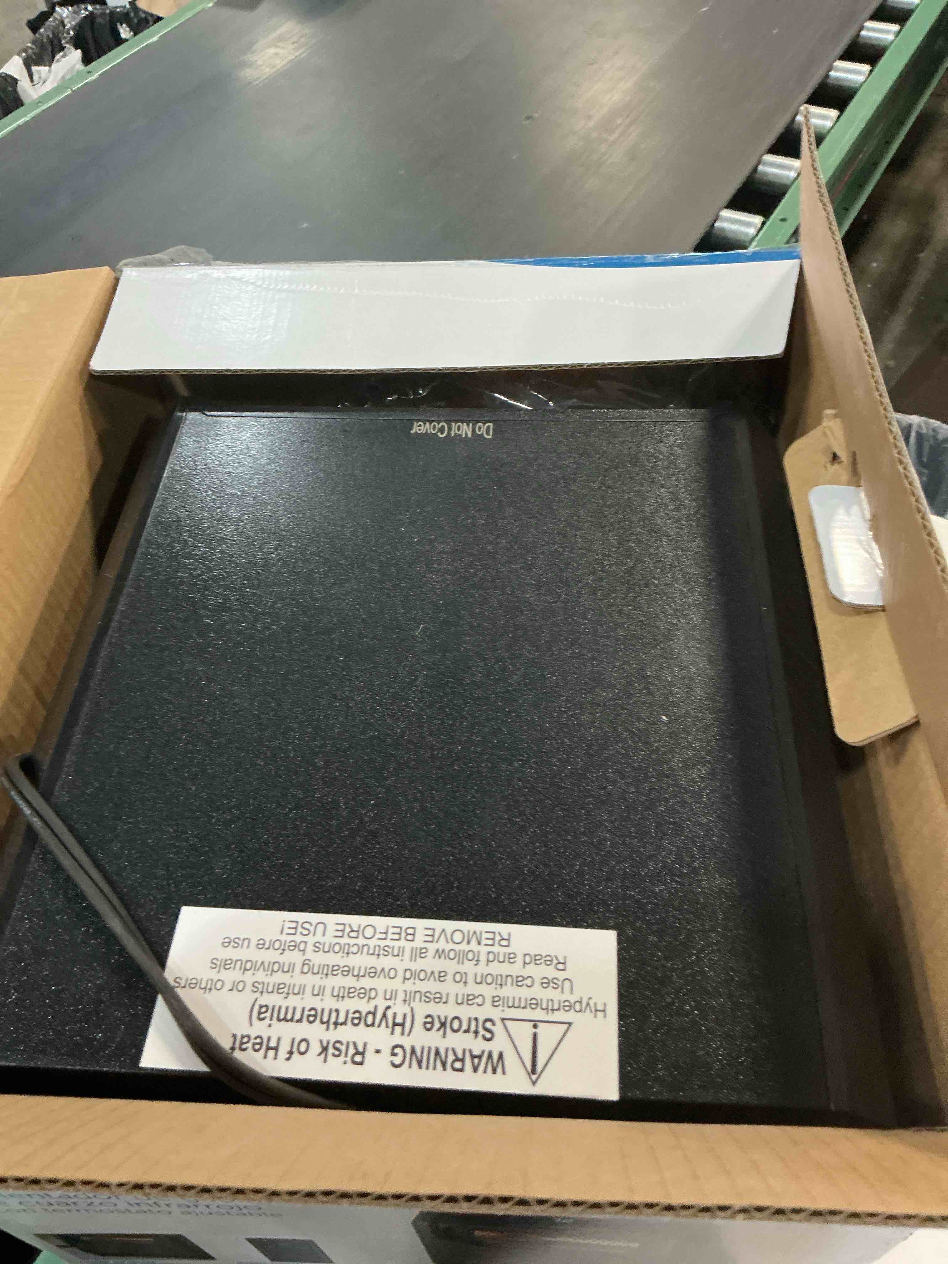 Condition photo showing As Is for utilitech 1500w cabinet heater 1500 -watt infrared quartz cabinet indoor electric space heater with thermostat with remote item #5695262 | model #ht1268n