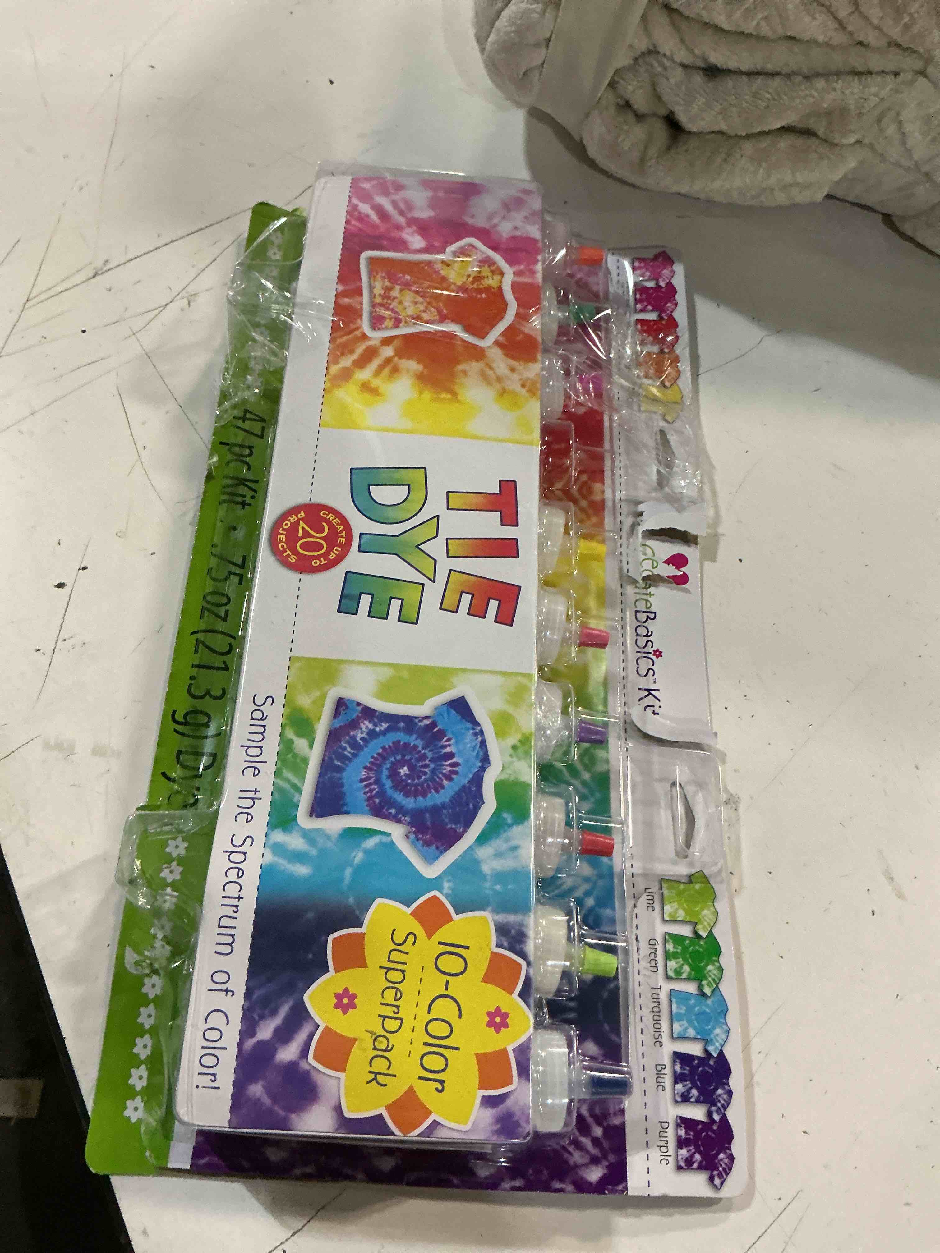 Condition photo showing As Is for create basics 10 color tie dye kit  rainbow colors