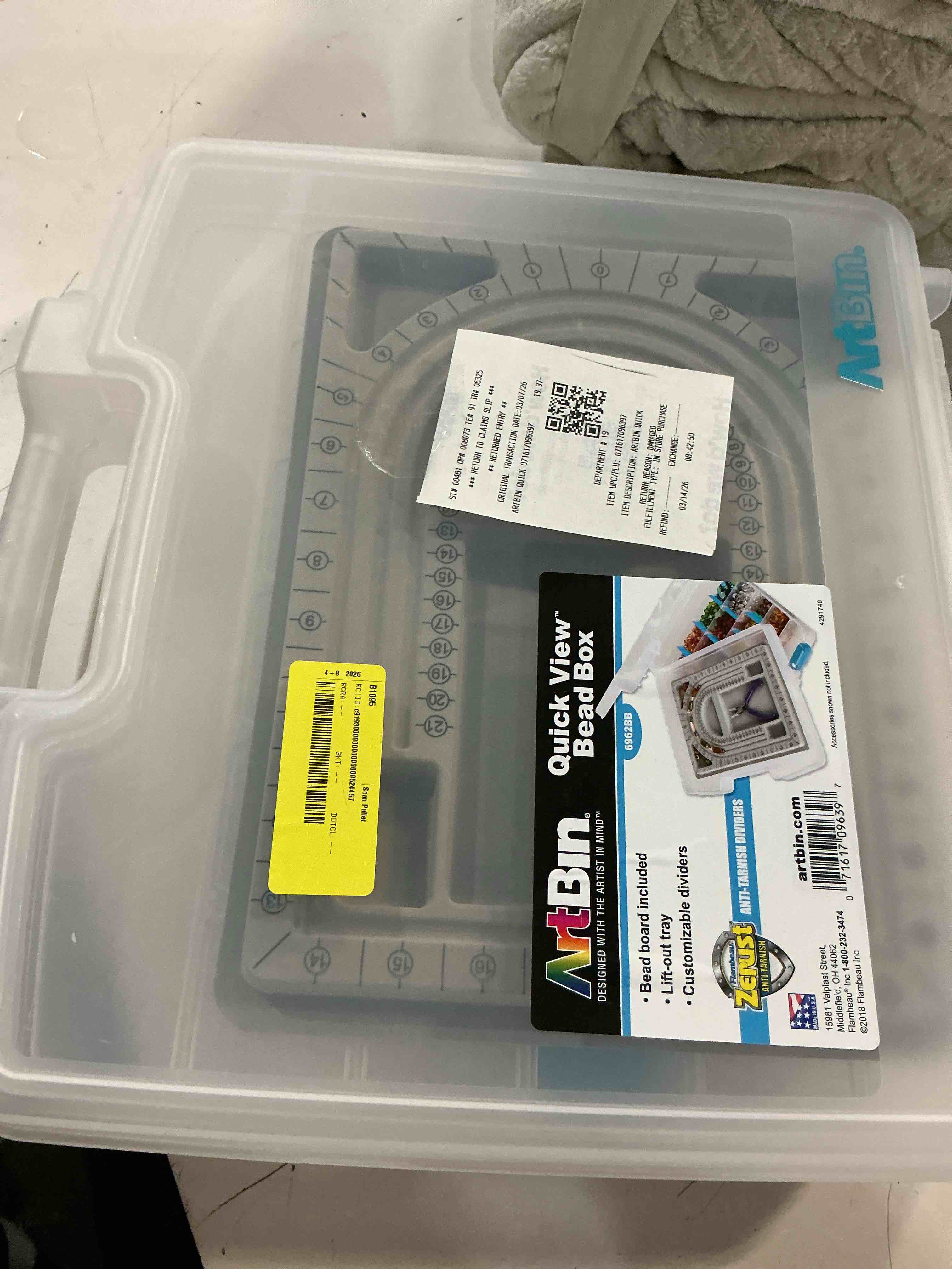 Condition photo showing Good Condition for artbin jewelry project box-translucent