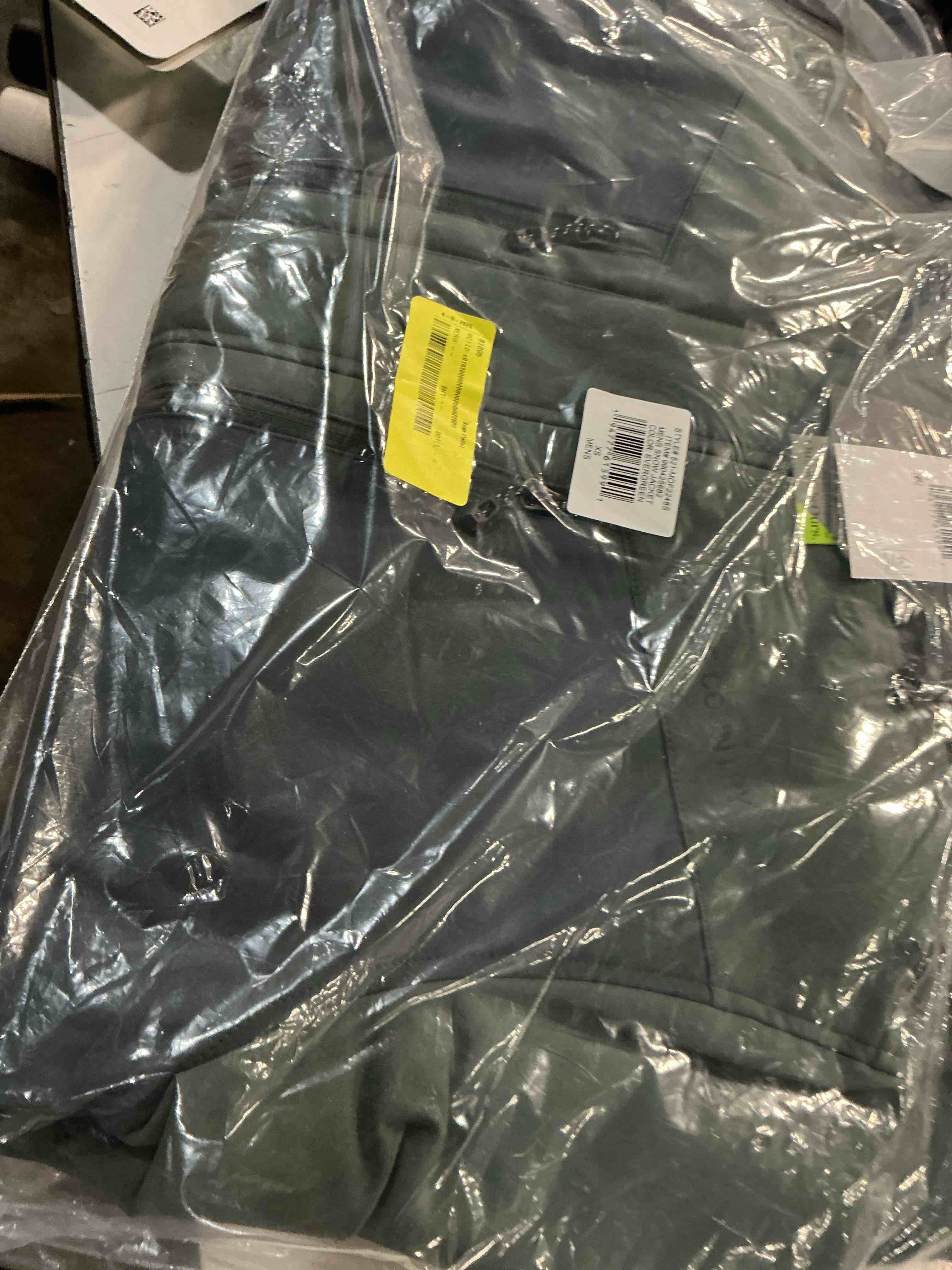 Condition photo showing Good Condition for free country men’s insulated snow jacket color evergreen size xs
