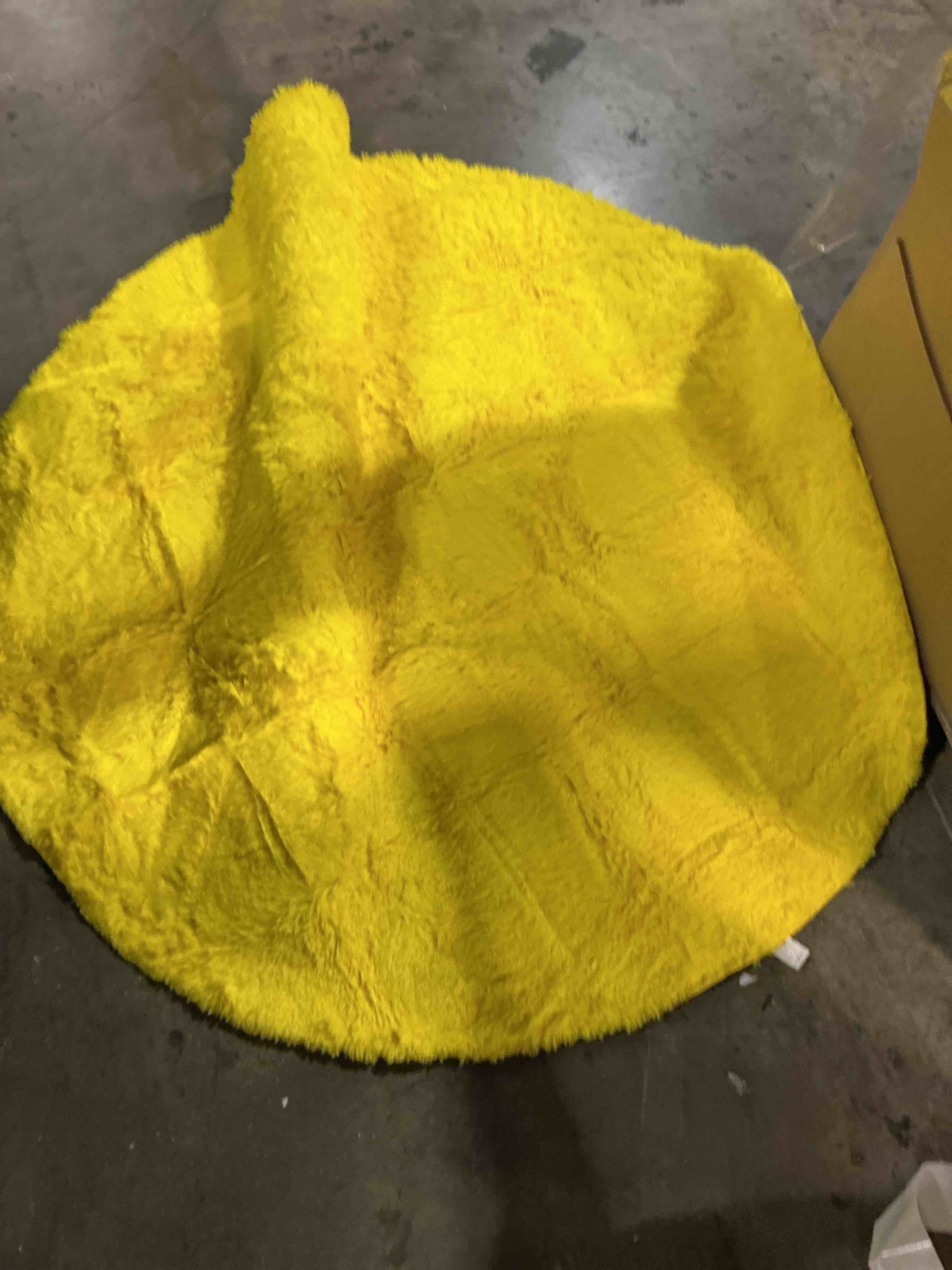 Condition photo showing Good Condition for (similar)amdrebio yellow round circle area rug 5ft for bedroom living room, fluffy fuzzy plush rugs for kids room decor aesthetic, cute furry shag kawaii circular carpet for classroom nursery teen girls boys