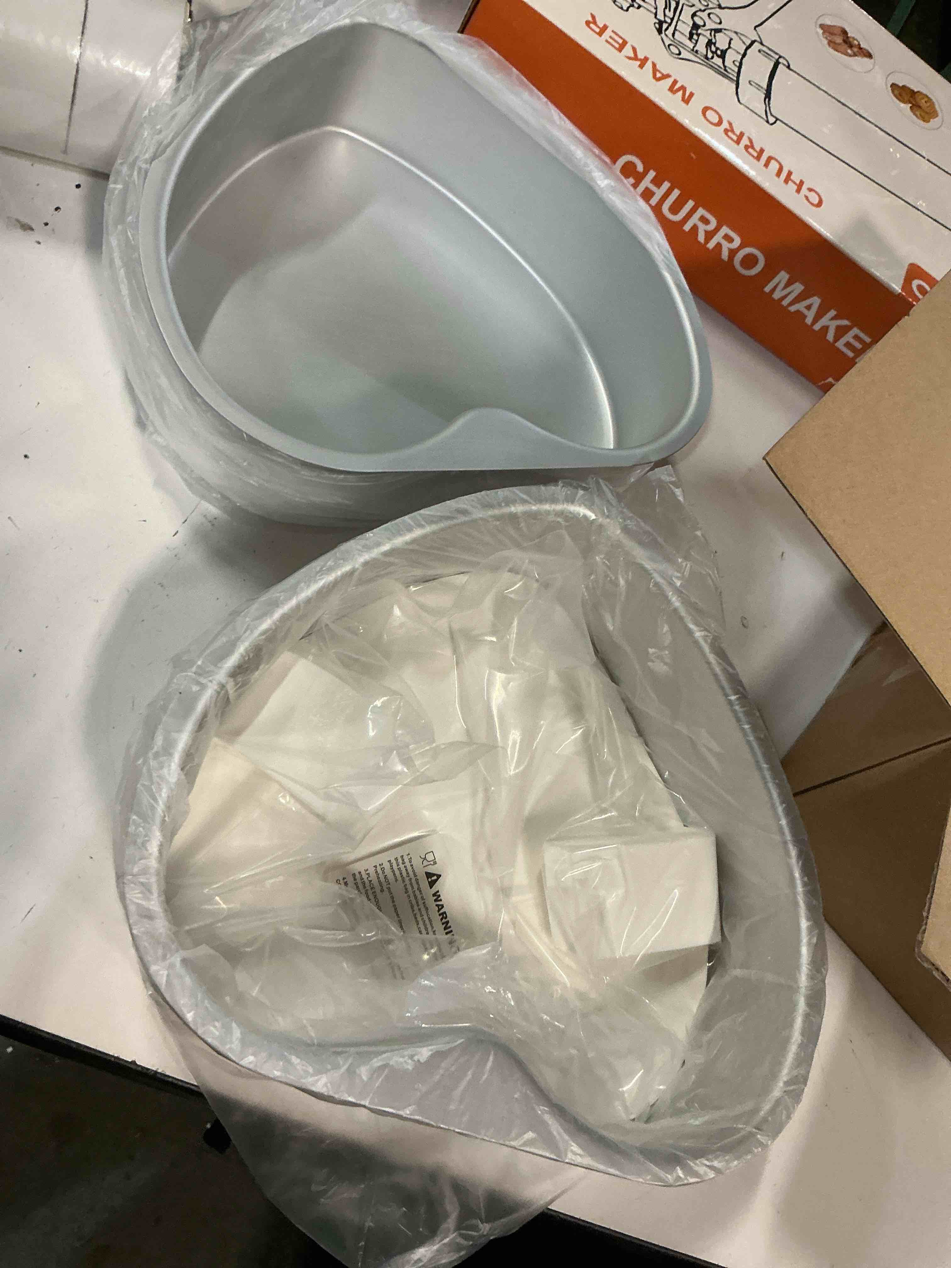 Condition photo showing New/Like New for huakener 9.5 inch heart cake pan, set of 2 heart shaped cake pans with 60 pieces parchment paper, non-stick cake baking pans for kitchen birthday wedding 10 inch