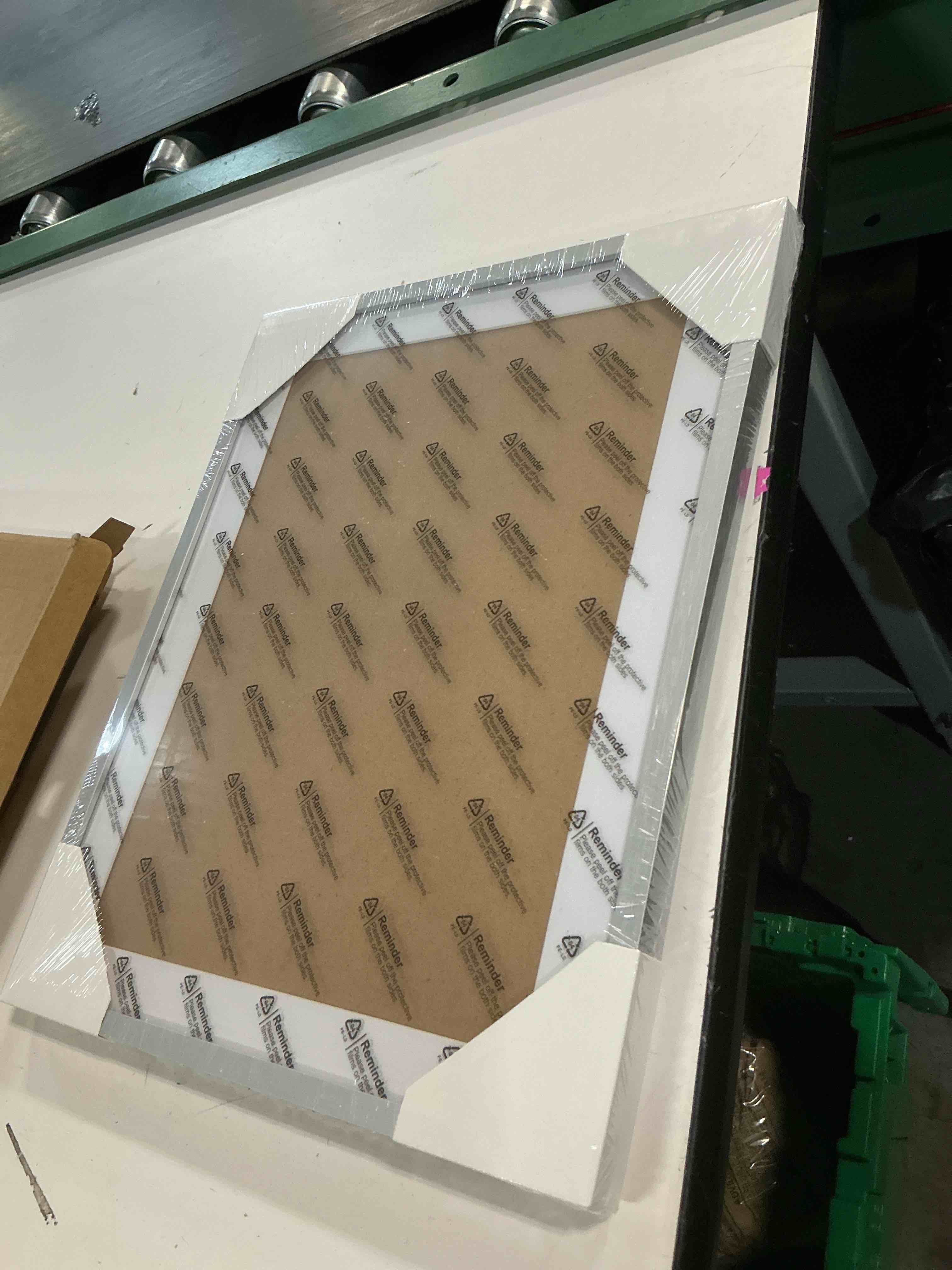 Condition photo showing New/Like New for 11x14 high-definition aluminum picture frame with 9x12 mat rust-resistant wall mountable photo frame poster frame with thickend plastic front - gold 11x14 gold