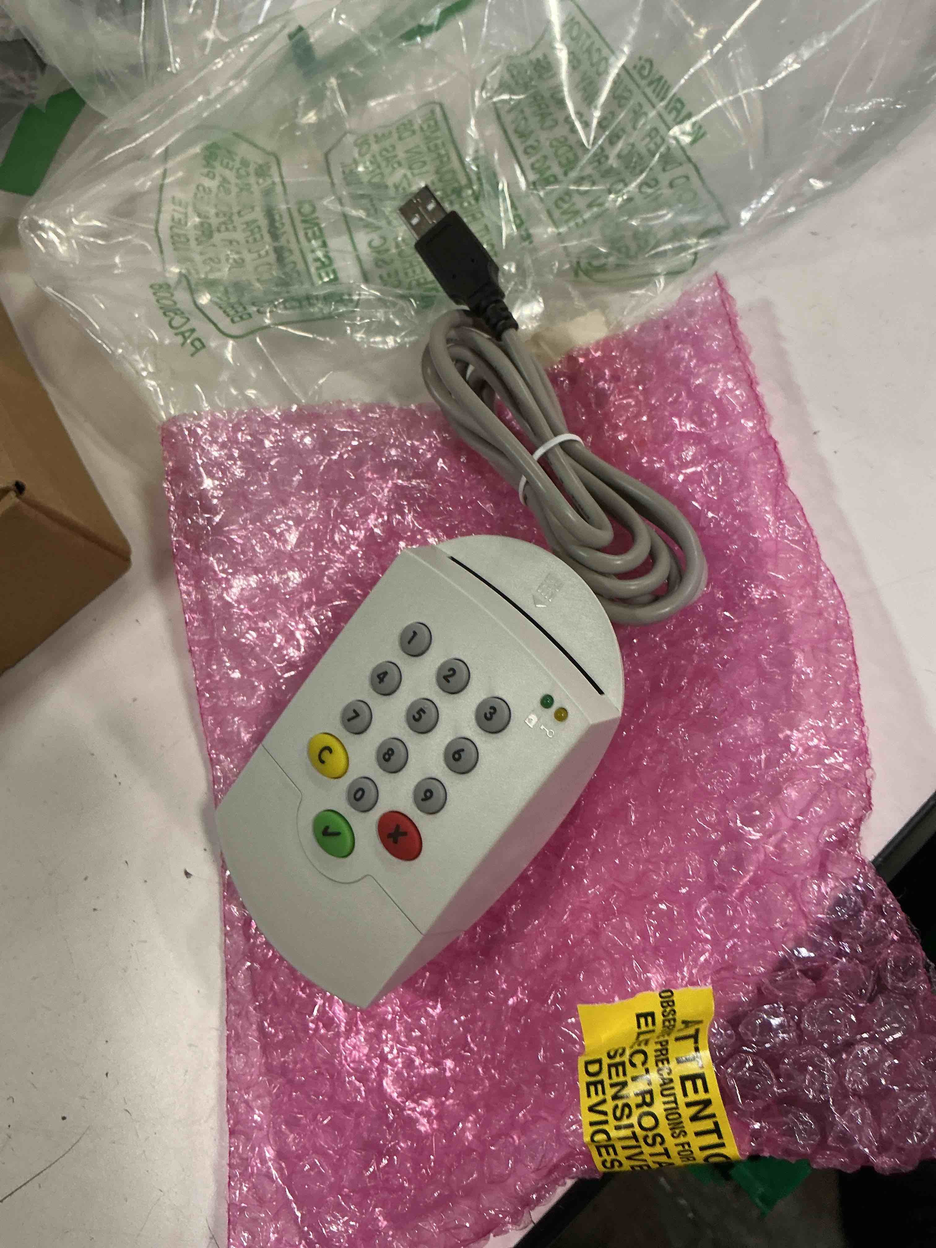 Condition photo showing As Is for identiv scr3310v2.0 usb smart card reader usb a