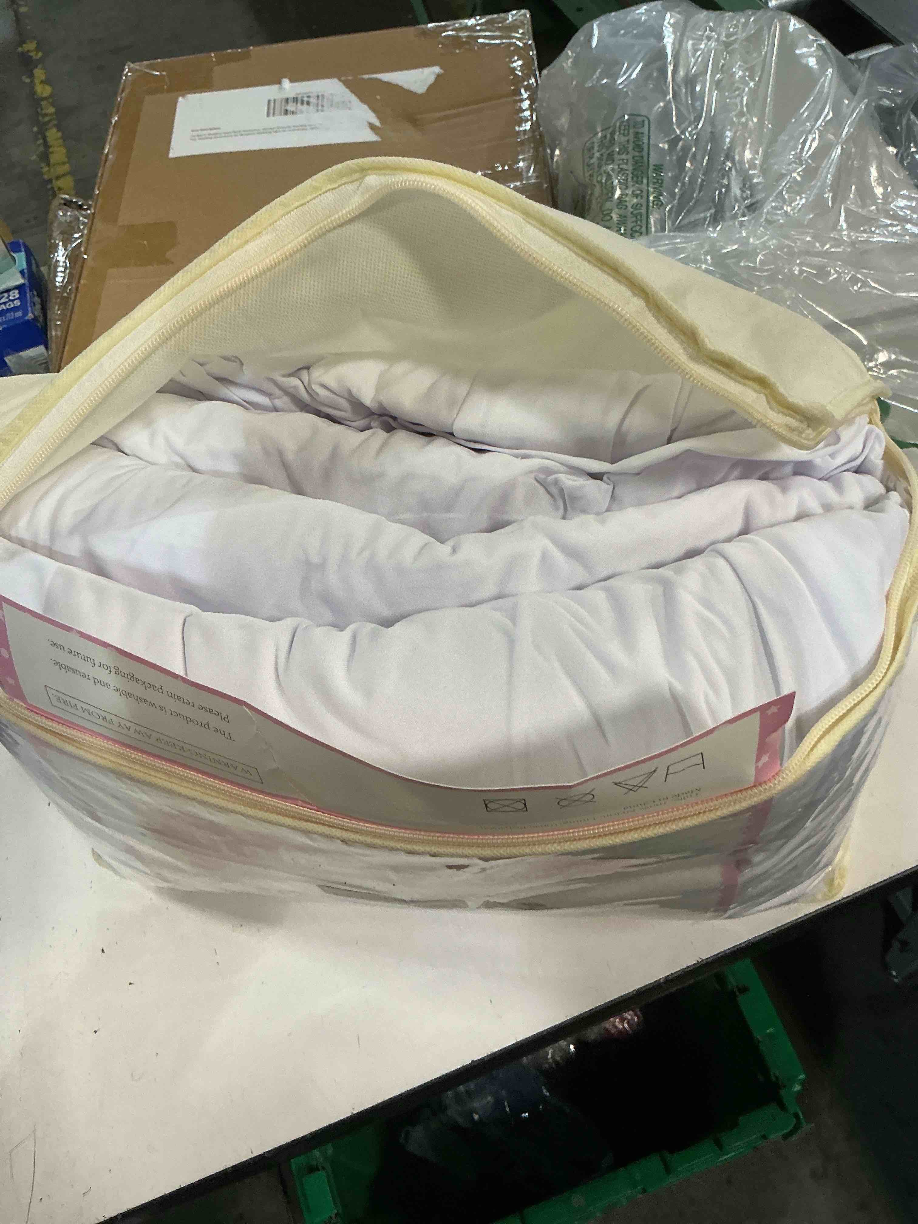 Condition photo showing New/Like New for suppromo 6ft white spandex tablecloths for rectangle tables wrinkle free white table cloth rectangle stretch fitted table cover with skirt for wedding birthday party banquet baby shower buffet event white 72" x 30" (6ft - 1 pack)