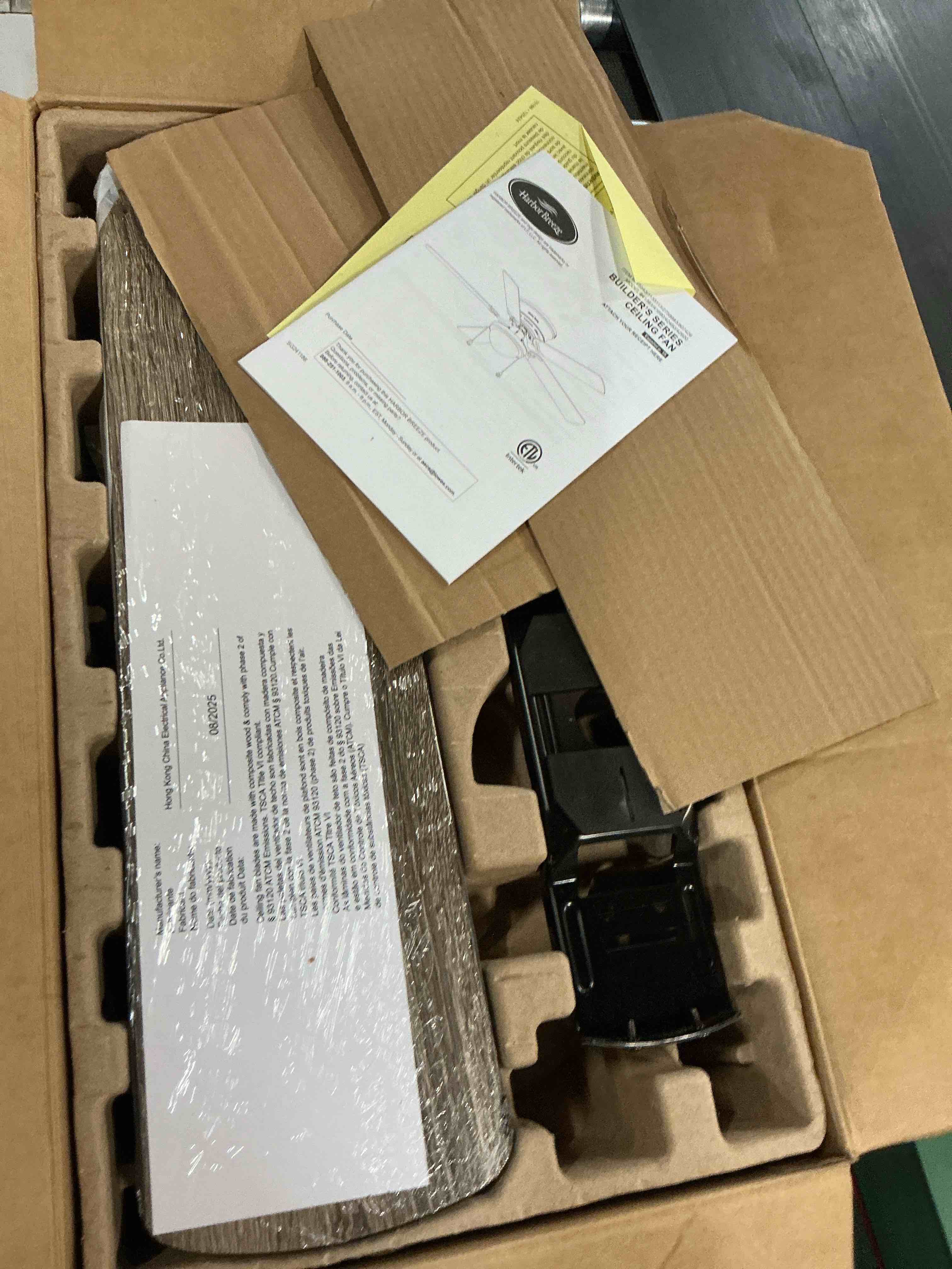 Condition photo showing New/Like New for harbr.breeze armitage 52-in flush mount matte black with black/cocoa blades ceiling fan with light (5 -blade
