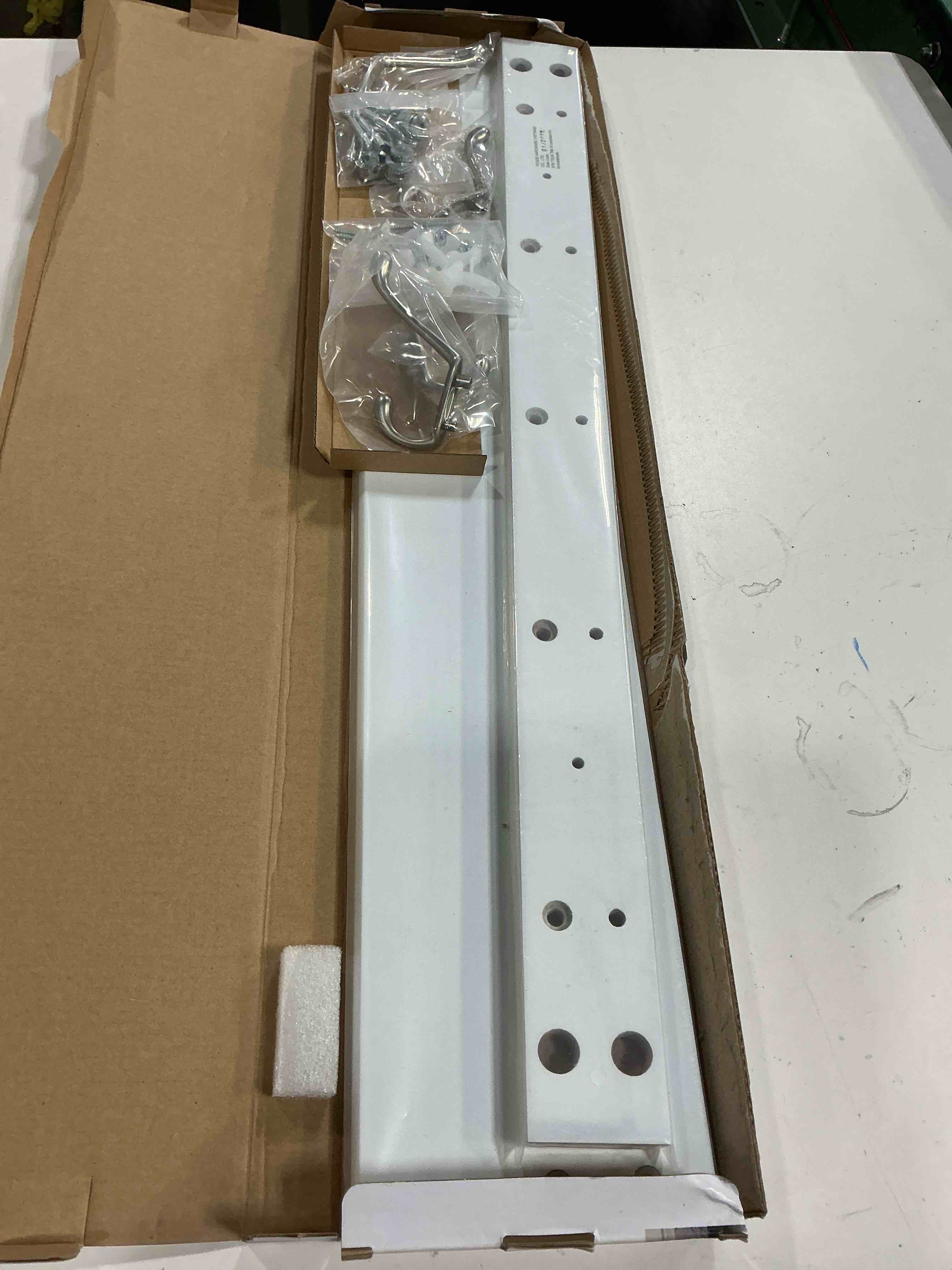 Condition photo showing Good Condition for allen + roth 5 -hook 27-in x 7-in h white/nickel decorative wall hook