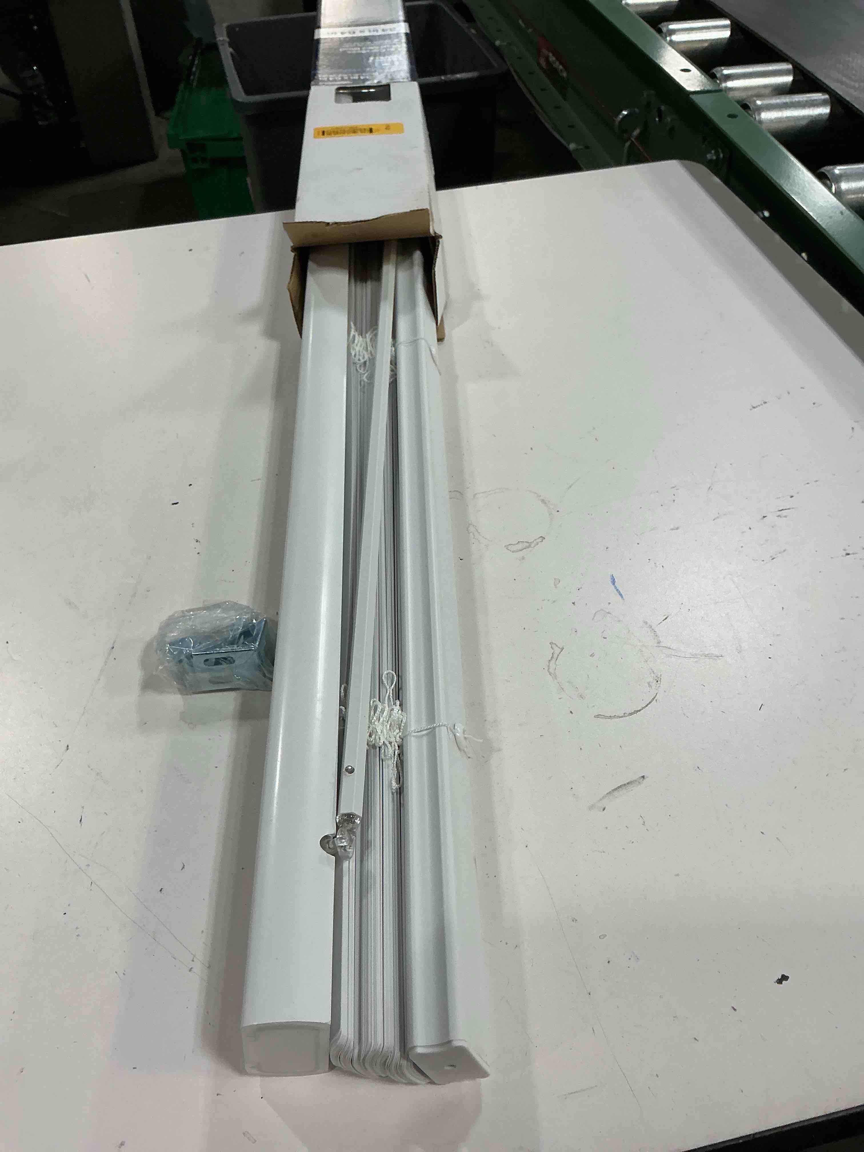 Condition photo showing Good Condition for  project source light filtering 1-in slat width 29-in x 64-in cordless white vinyl light filtering min