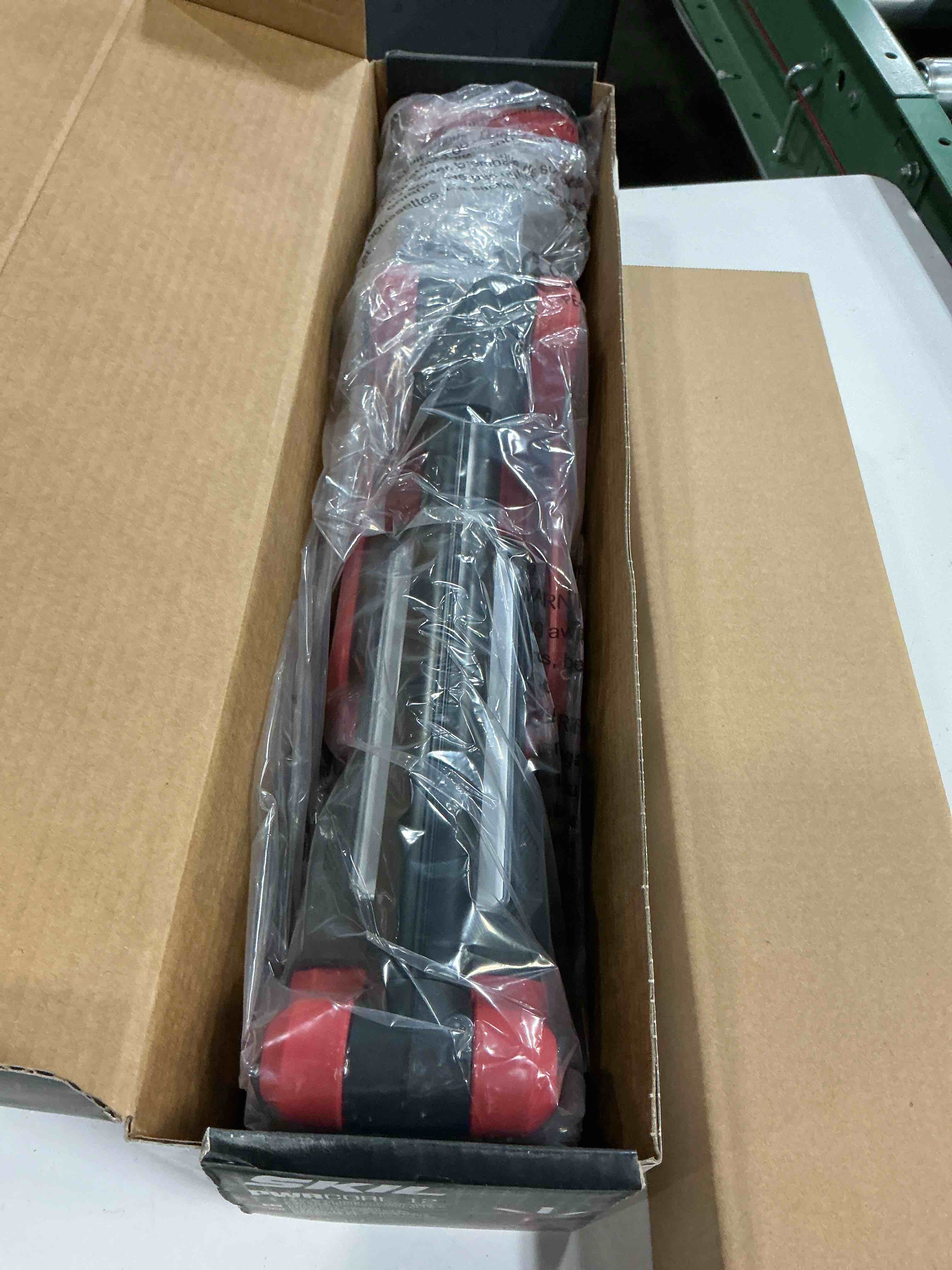 Condition photo showing Good Condition for skil 12v/20v compact tower light, 12v kit lh2500d-10