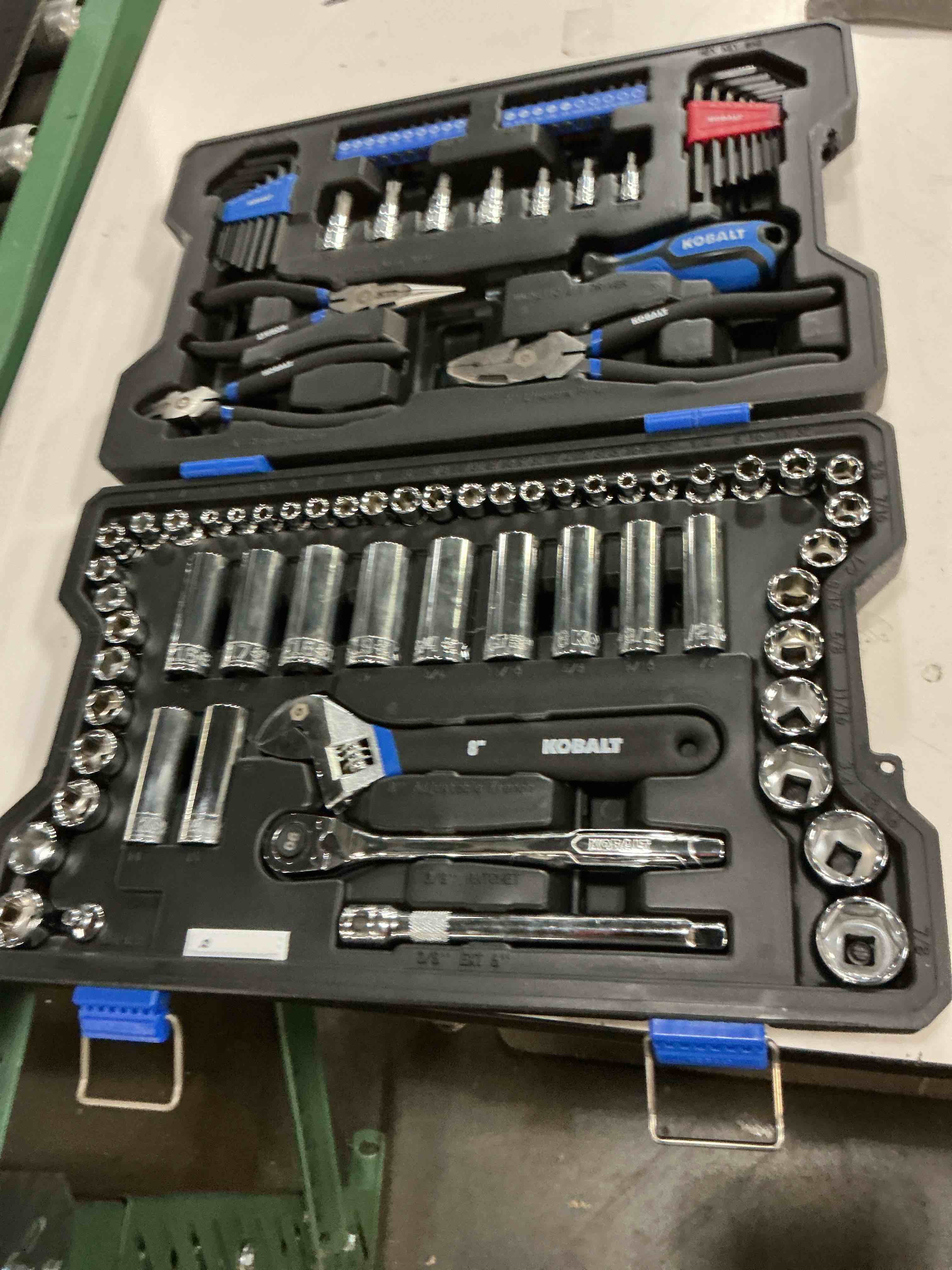 Condition photo showing Good Condition for kobalt 102 pc socket set sae metric 1/4 3/8 ratchet tool kit hard case