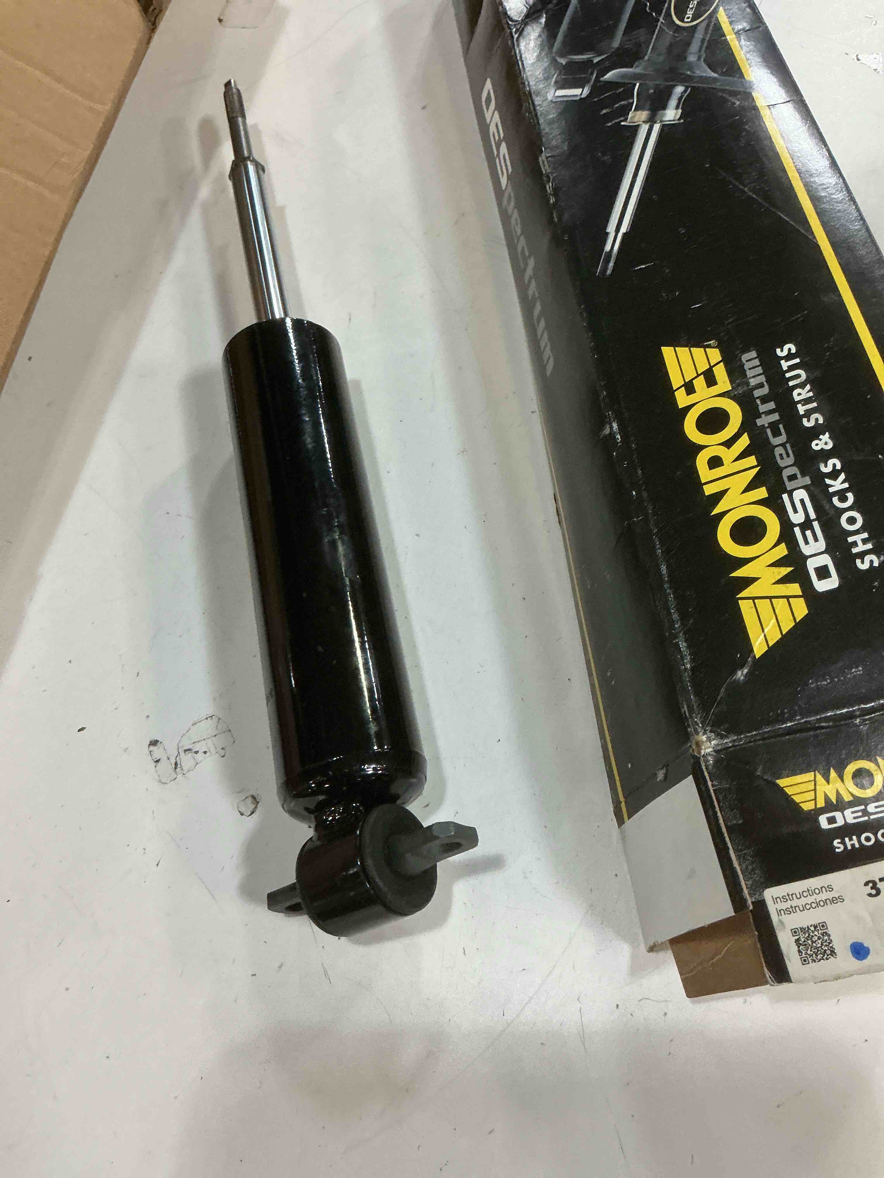 Condition photo showing Good Condition for monroe oespectrum 37019 suspension shock absorber for chevrolet s10