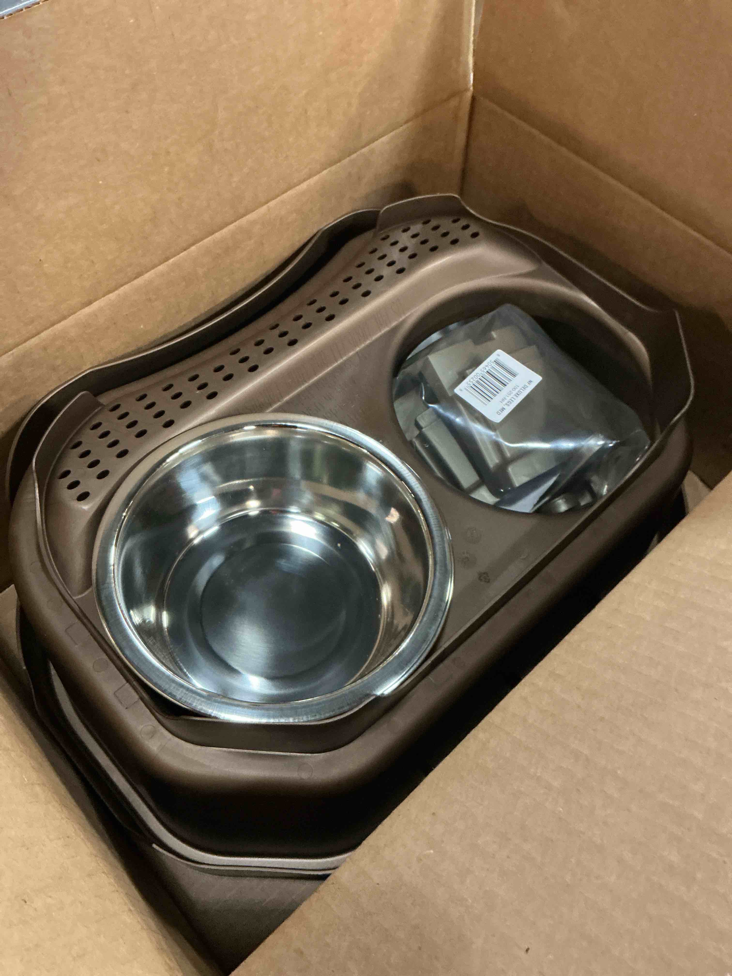 Condition photo showing Good Condition for neater feeder leg extensions for medium pet bowl