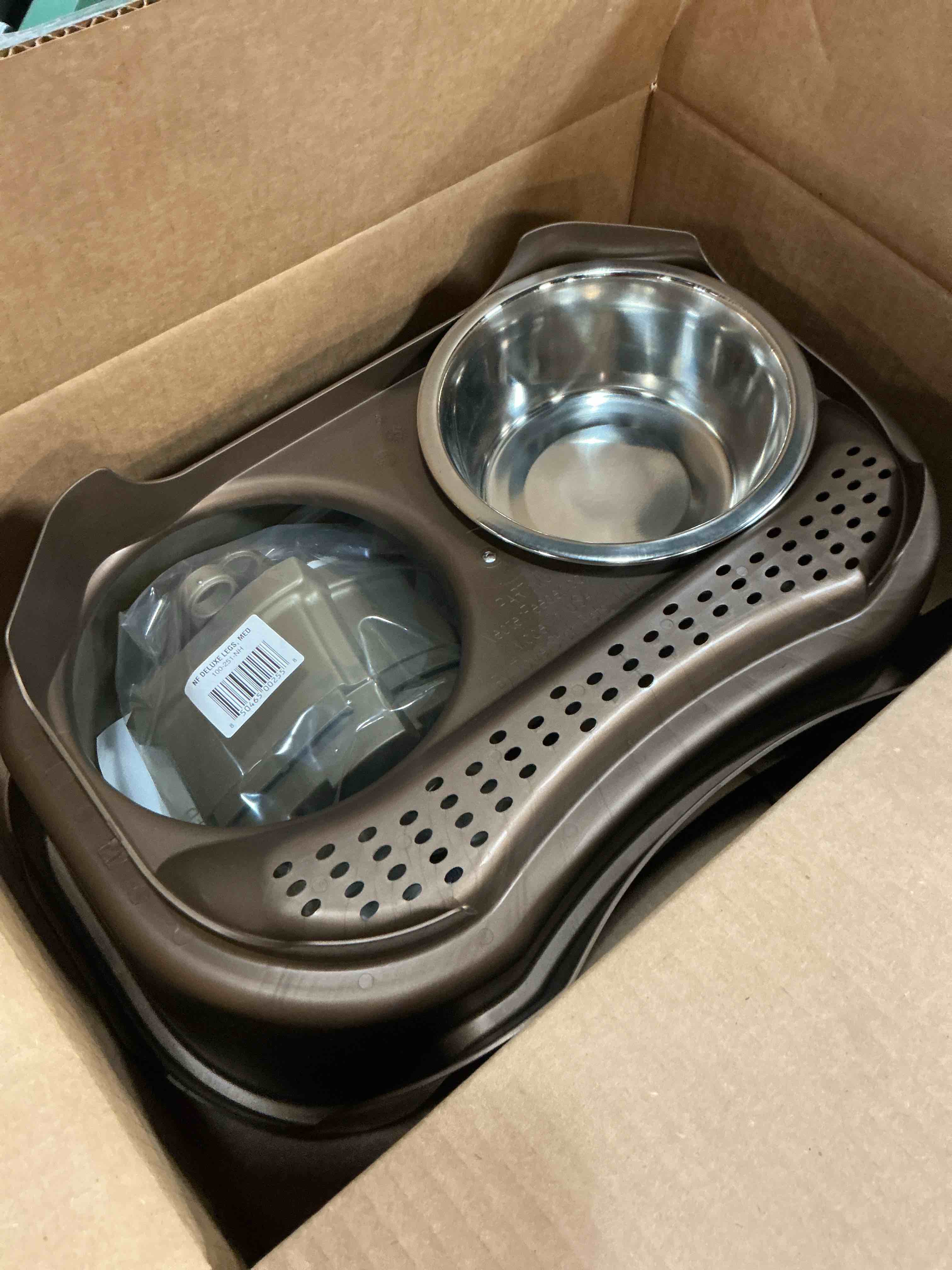 Condition photo showing Good Condition for neater feeder leg extensions for medium pet bowl