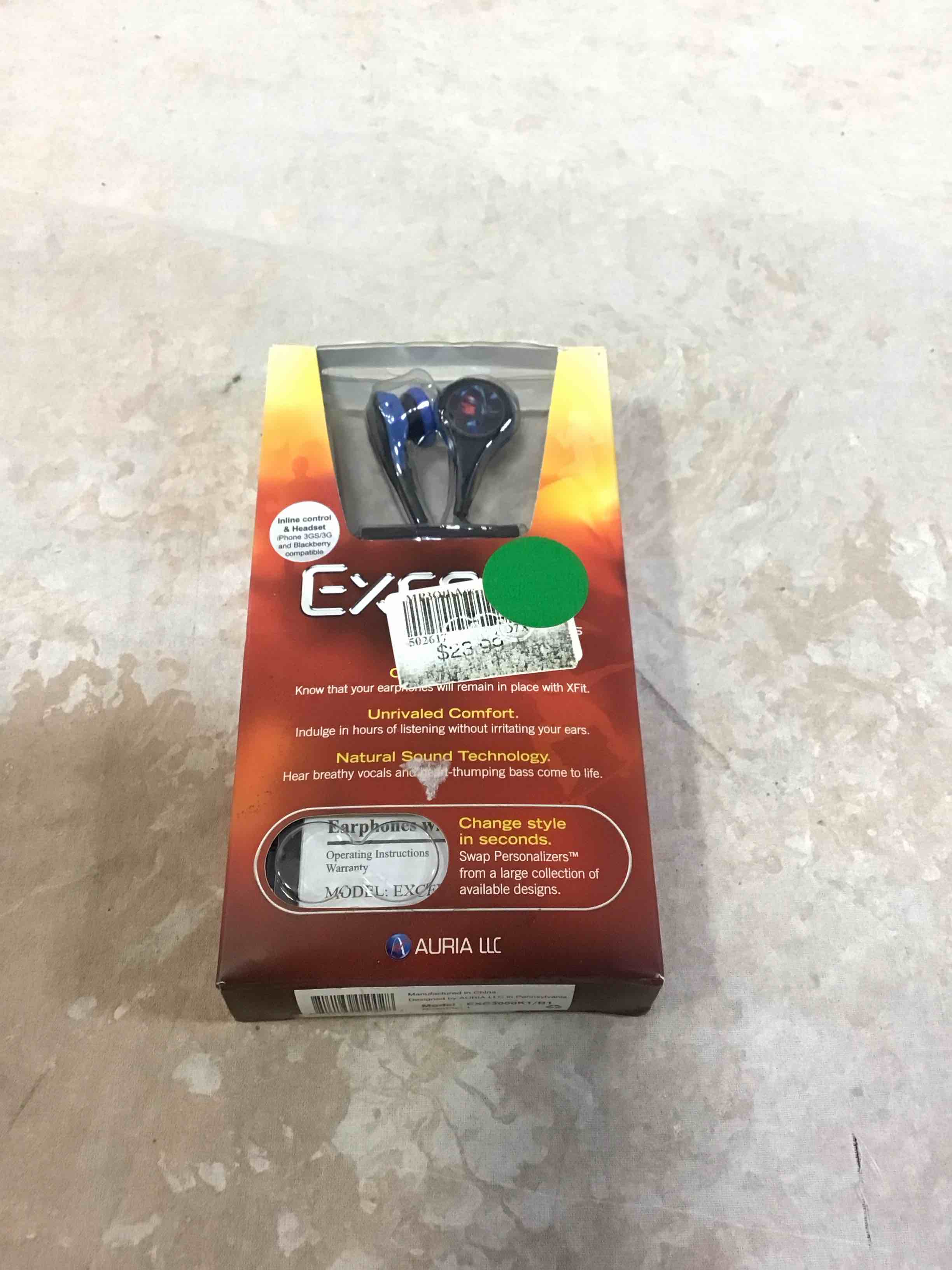 Condition photo showing New/Like New for exceed wired earphones