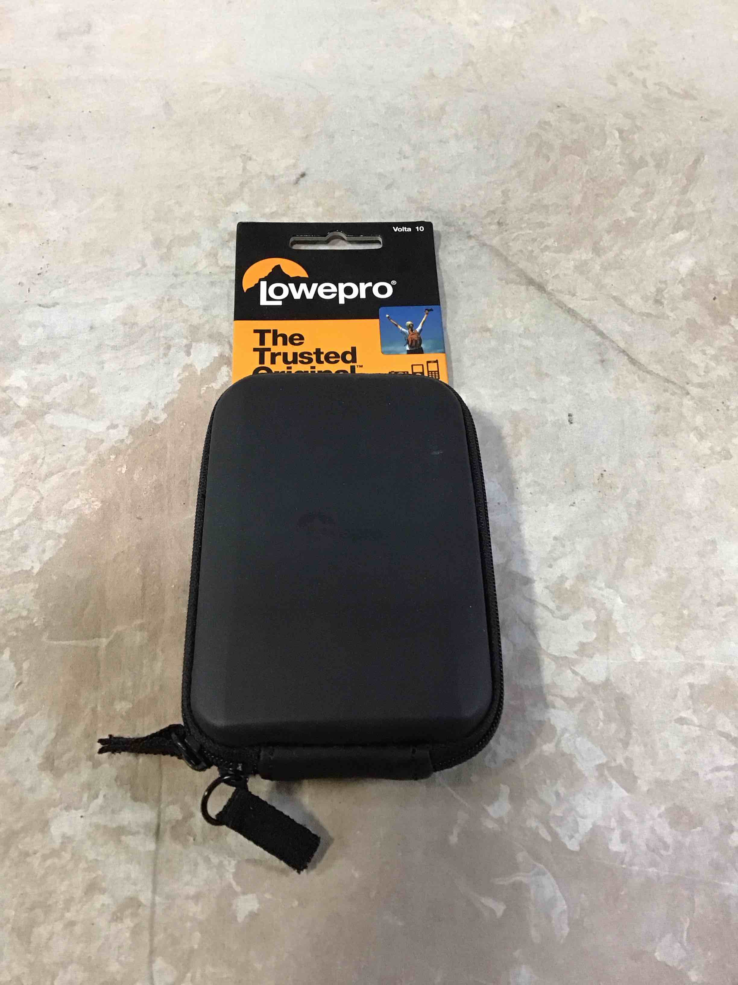 lowepro lp36091-0eu volta 10 camera bag - black