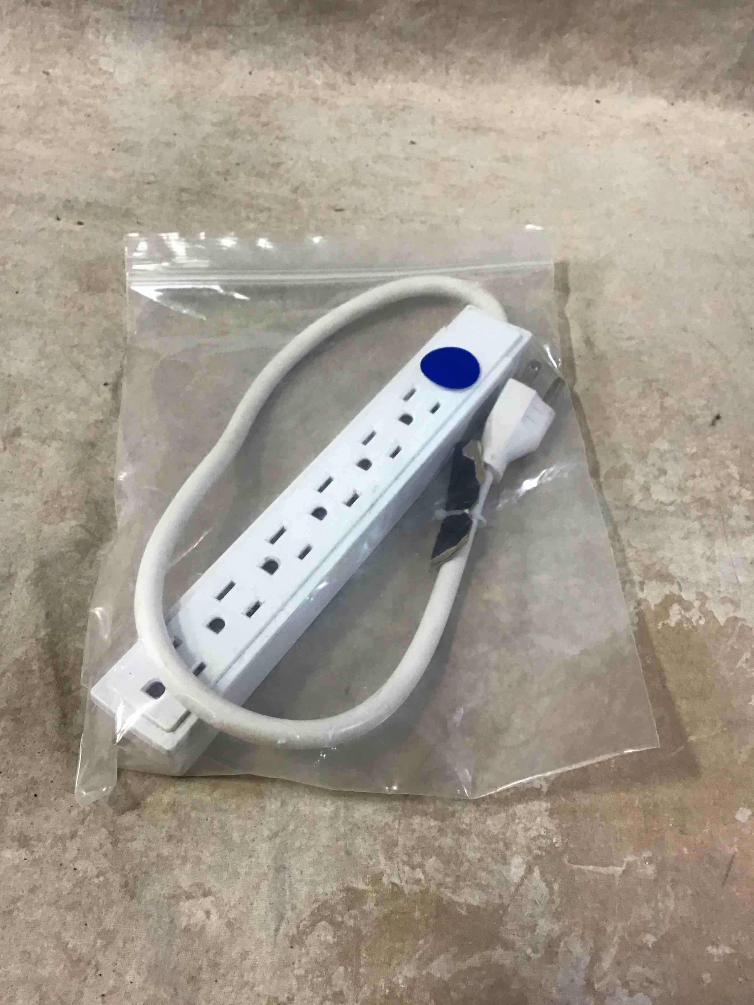 Condition photo showing Good Condition for power surge strip