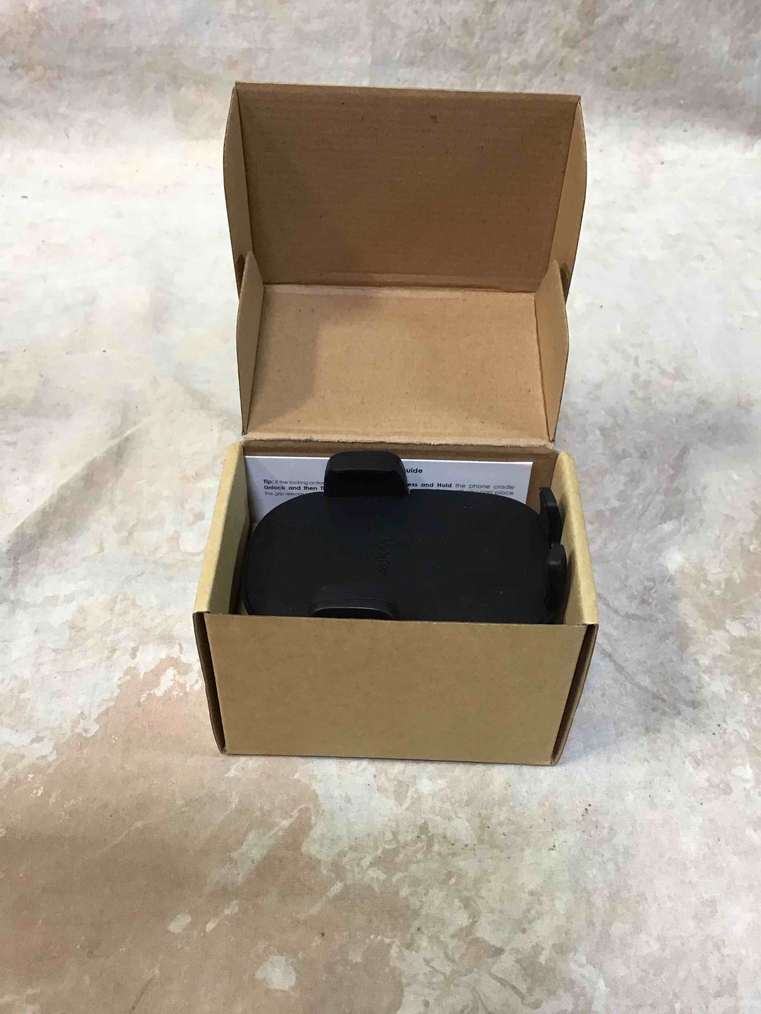 Condition photo showing Good Condition for aukey car phone mount