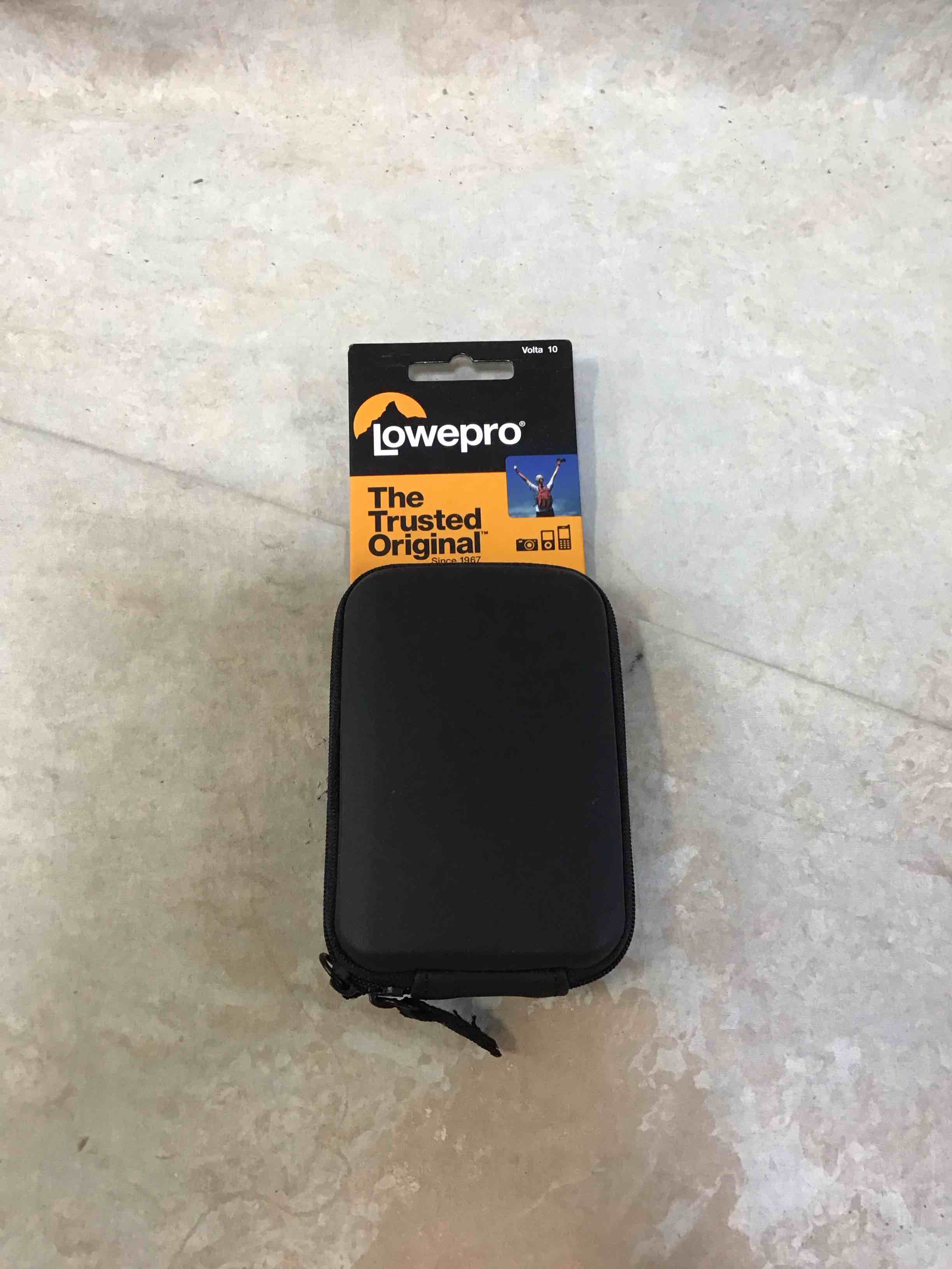 lowepro lp36091-0eu volta 10 camera bag - black