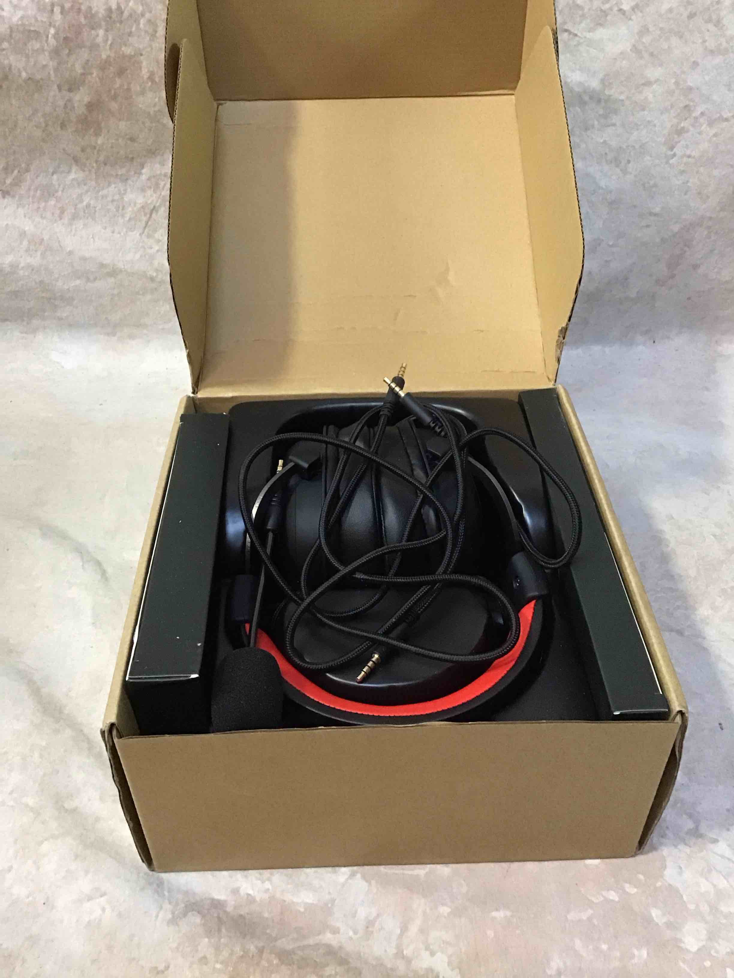 https://s3.amazonaws.com/lotting-images-prod/bidfta/PNK4912344_1775503939617.jpeg