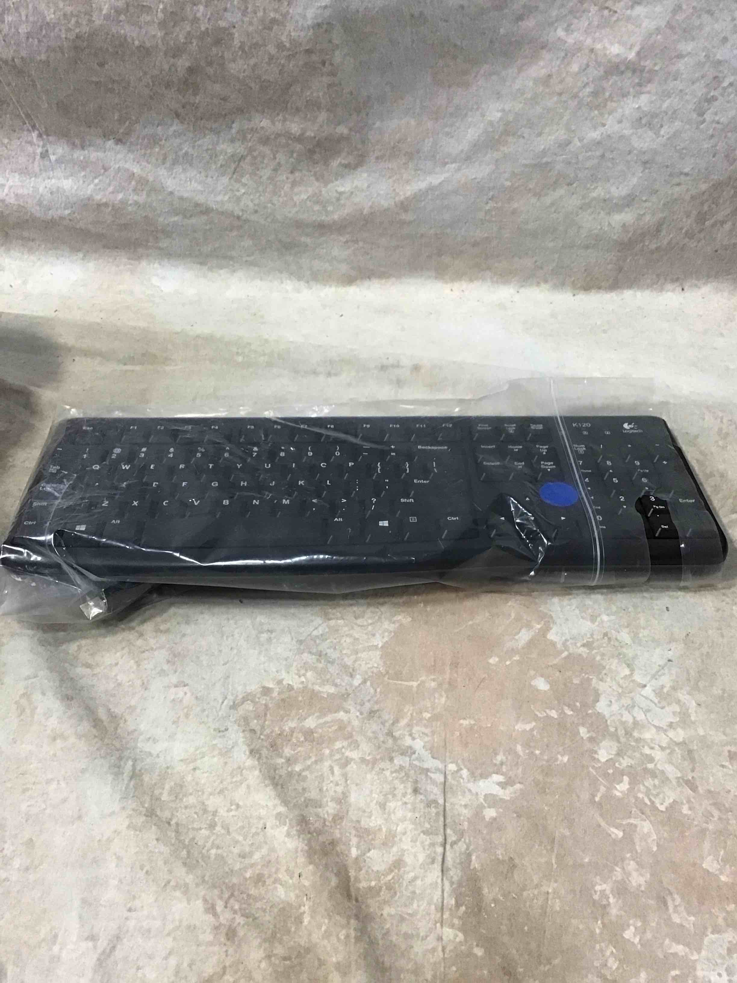 Condition photo showing Good Condition for logitech keyboard