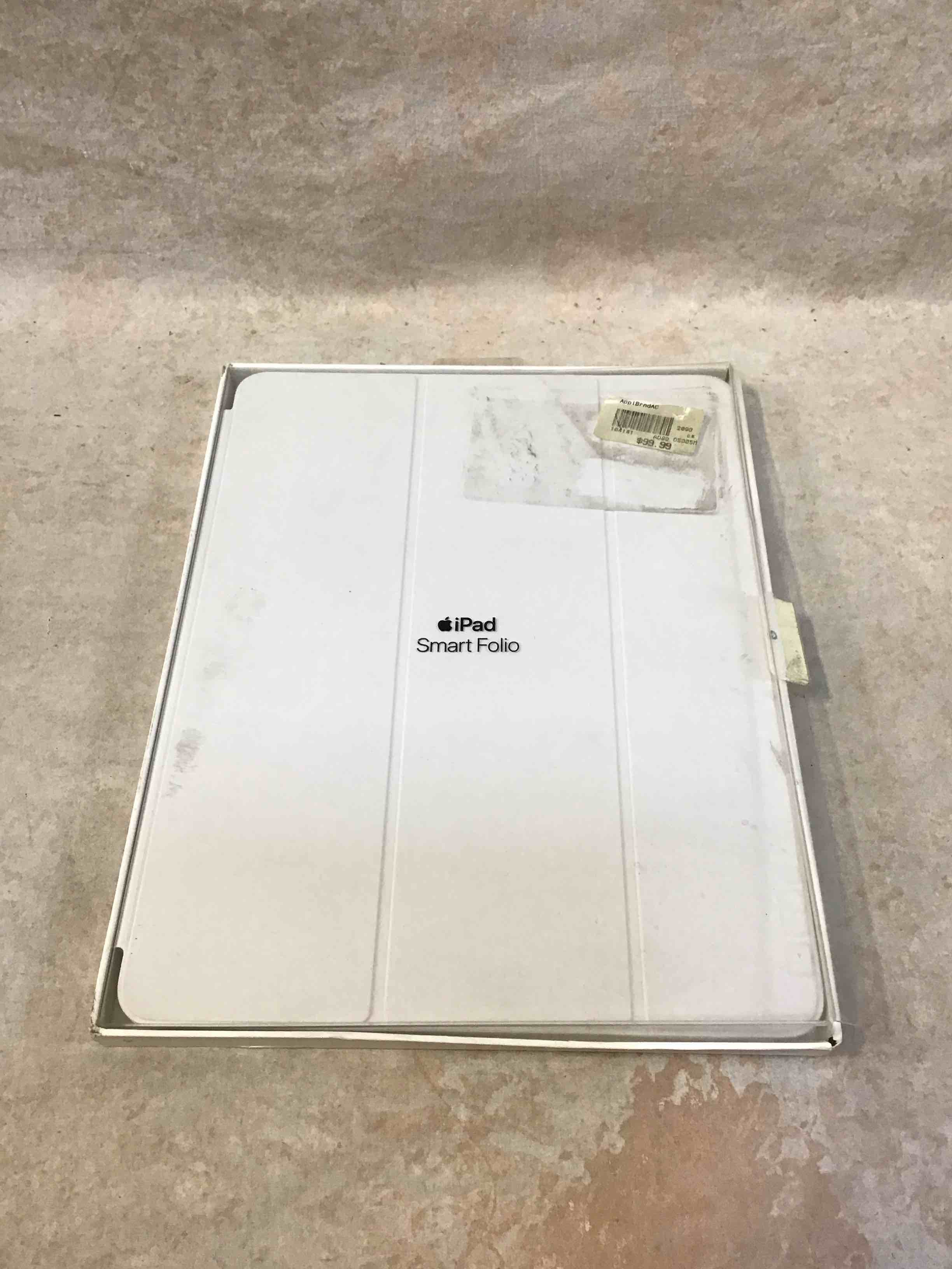 Condition photo showing Good Condition for apple - smart folio for 12.9-inch ipad pro (3rd generation and 4th generation) - white