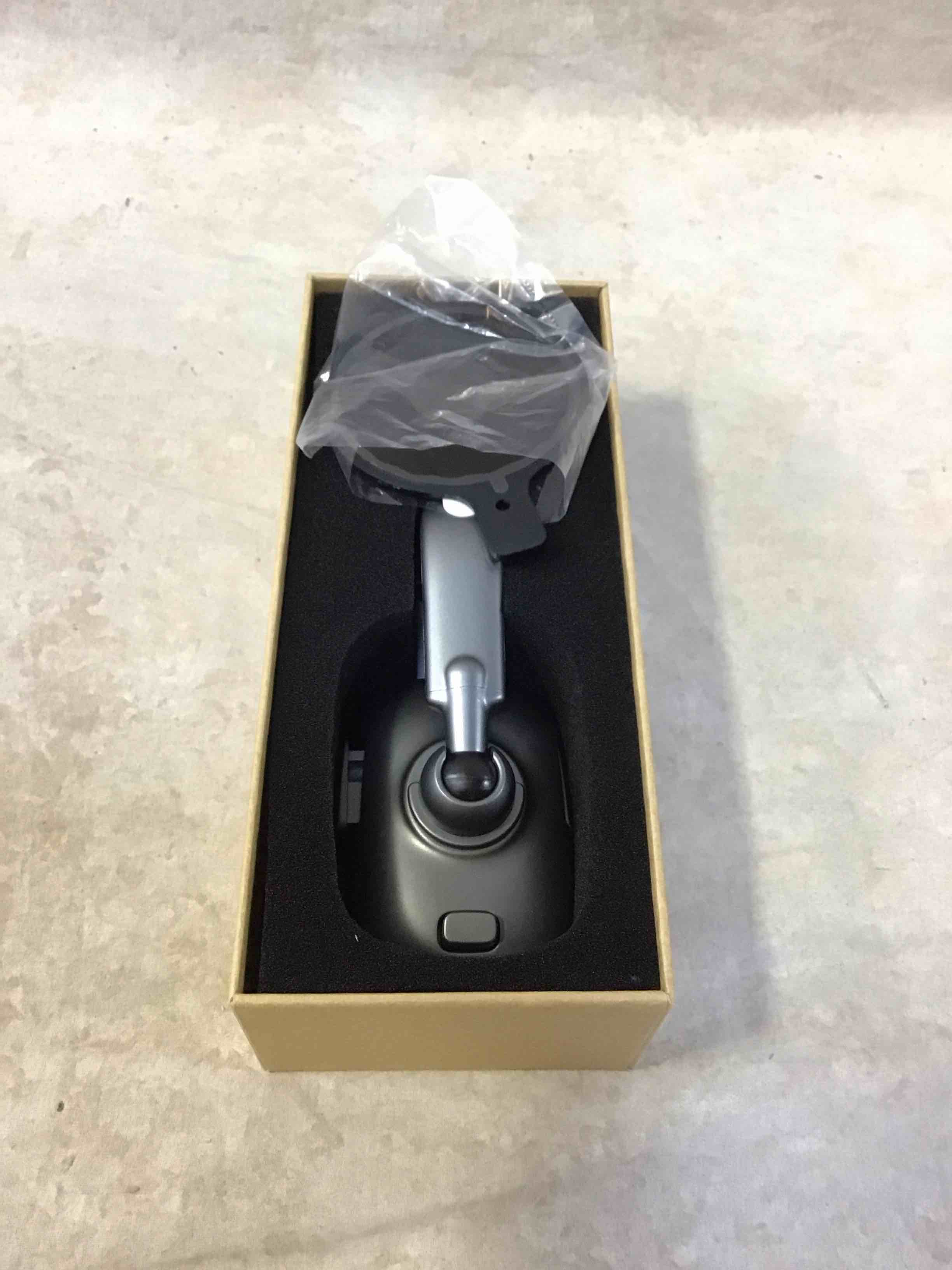 Condition photo showing New/Like New for dashboard phone mount 