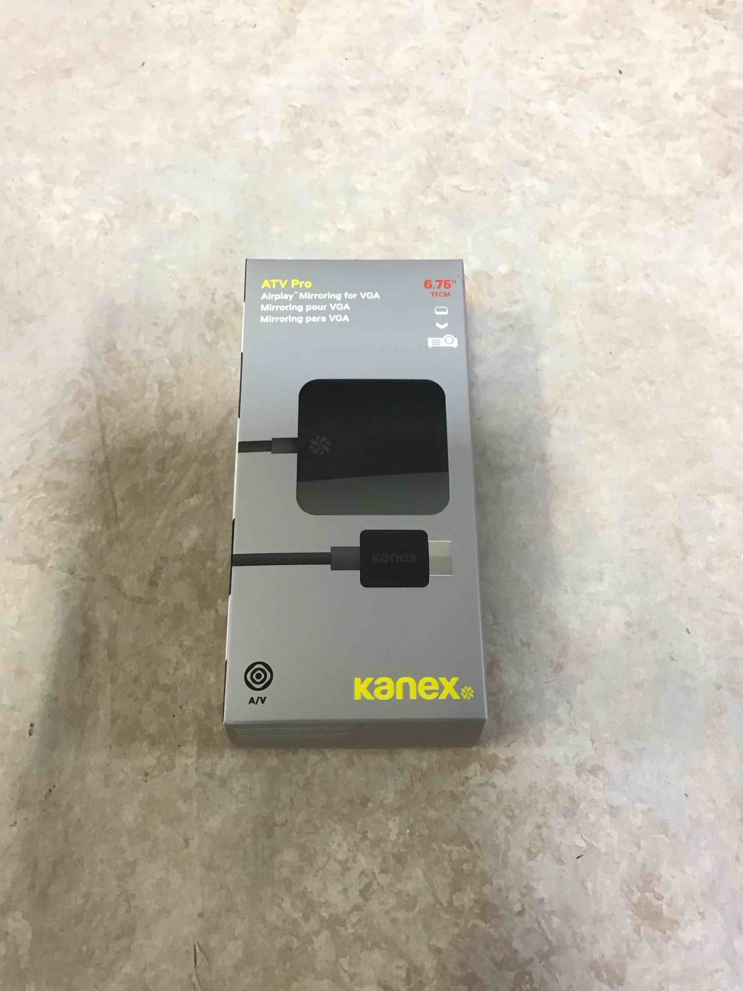 https://s3.amazonaws.com/lotting-images-prod/bidfta/PNK4912711_1776191614849.jpeg
