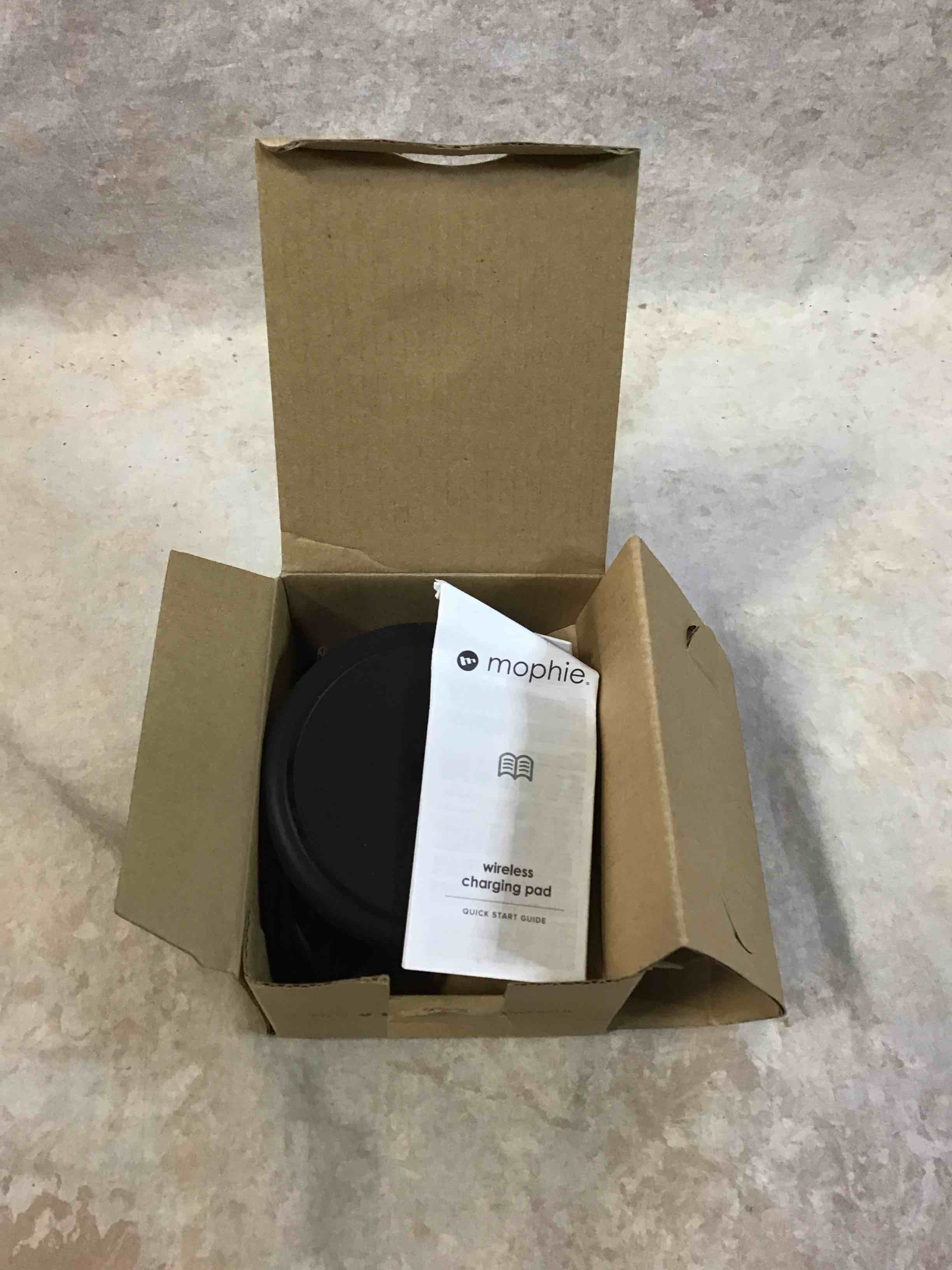 Condition photo showing Good Condition for mophie wireless charging pad