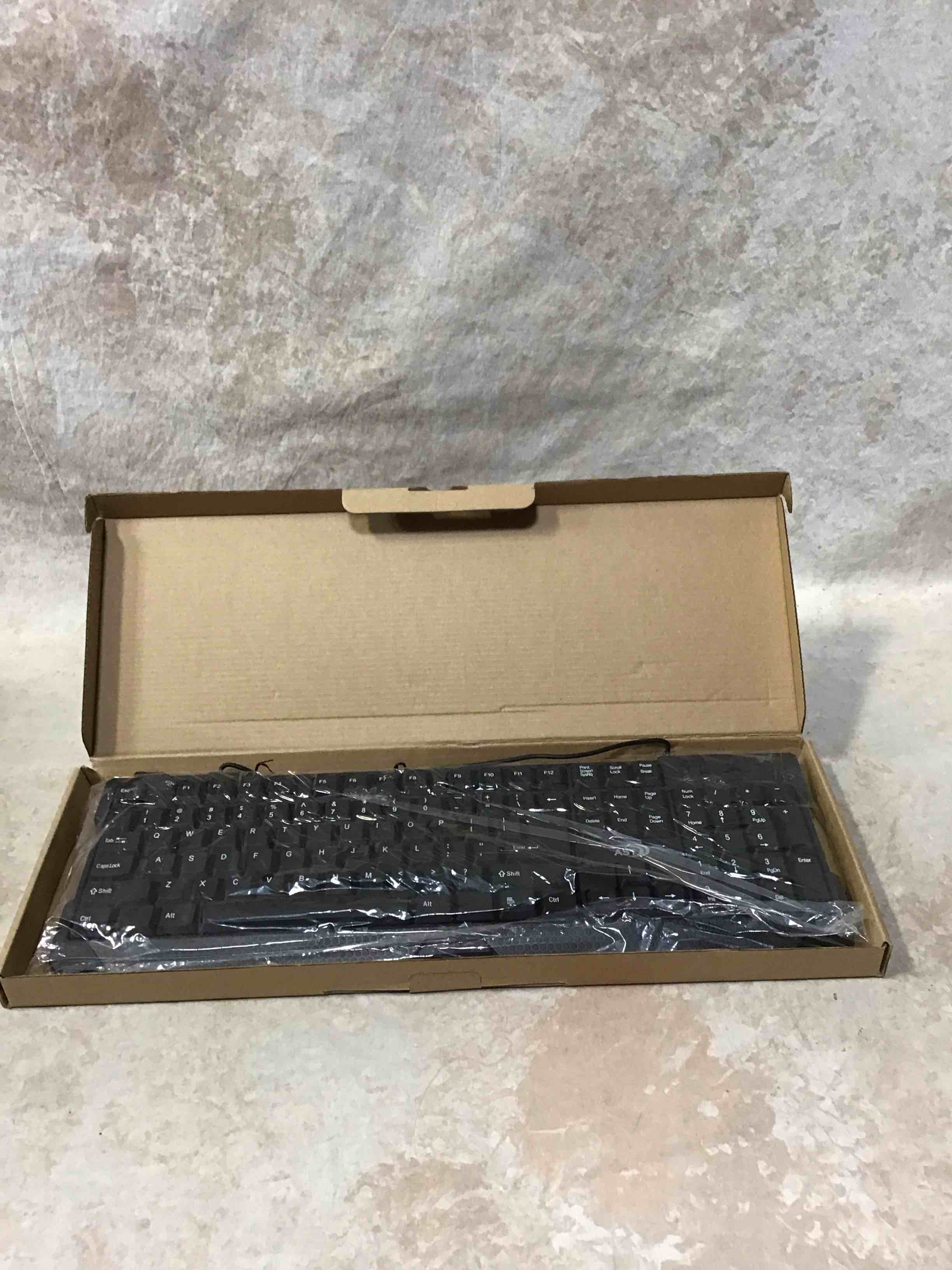 https://s3.amazonaws.com/lotting-images-prod/bidfta/PNK4913246_1778099265741.jpeg