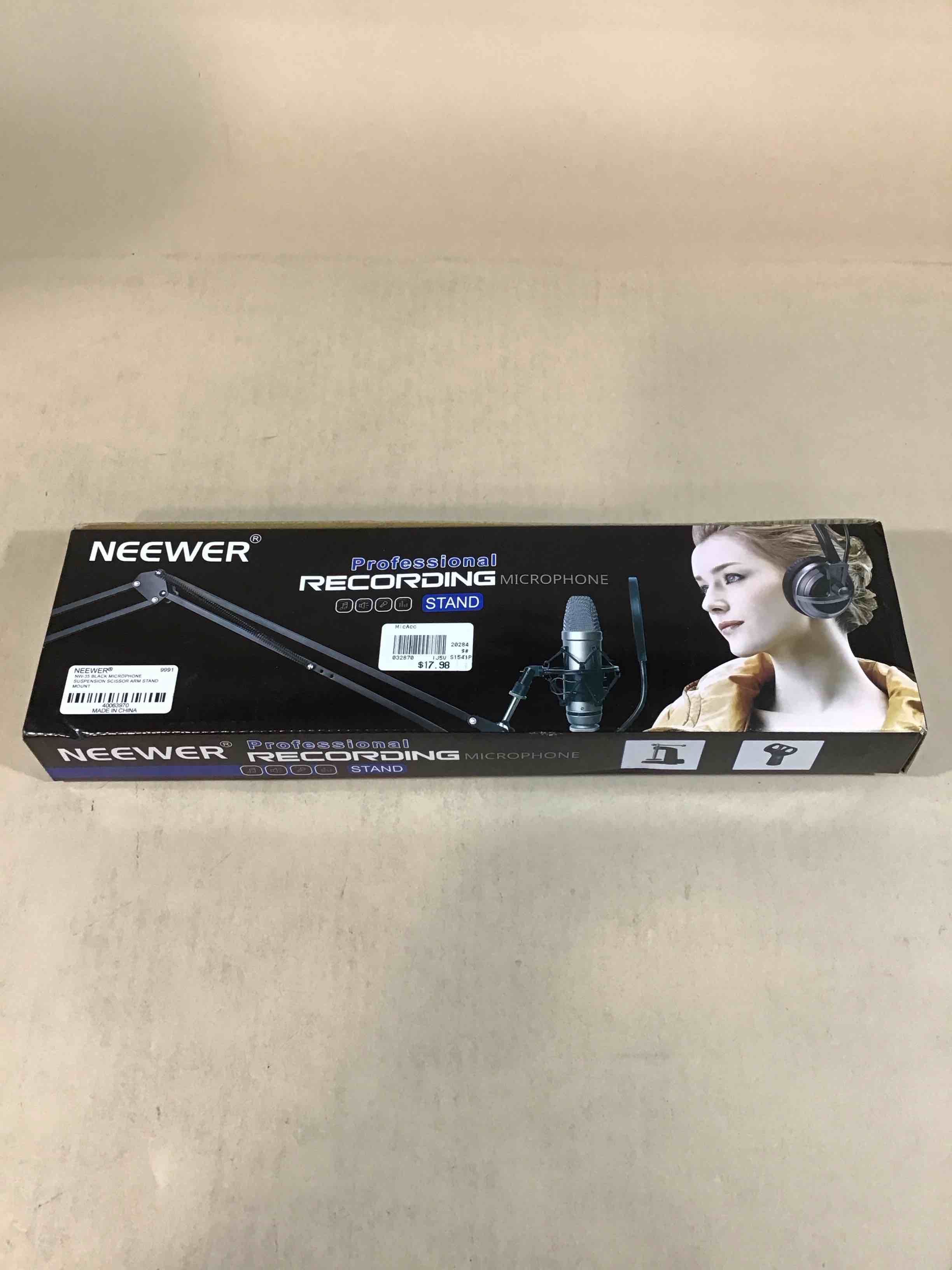 Condition photo showing Good Condition for neewer mic stand