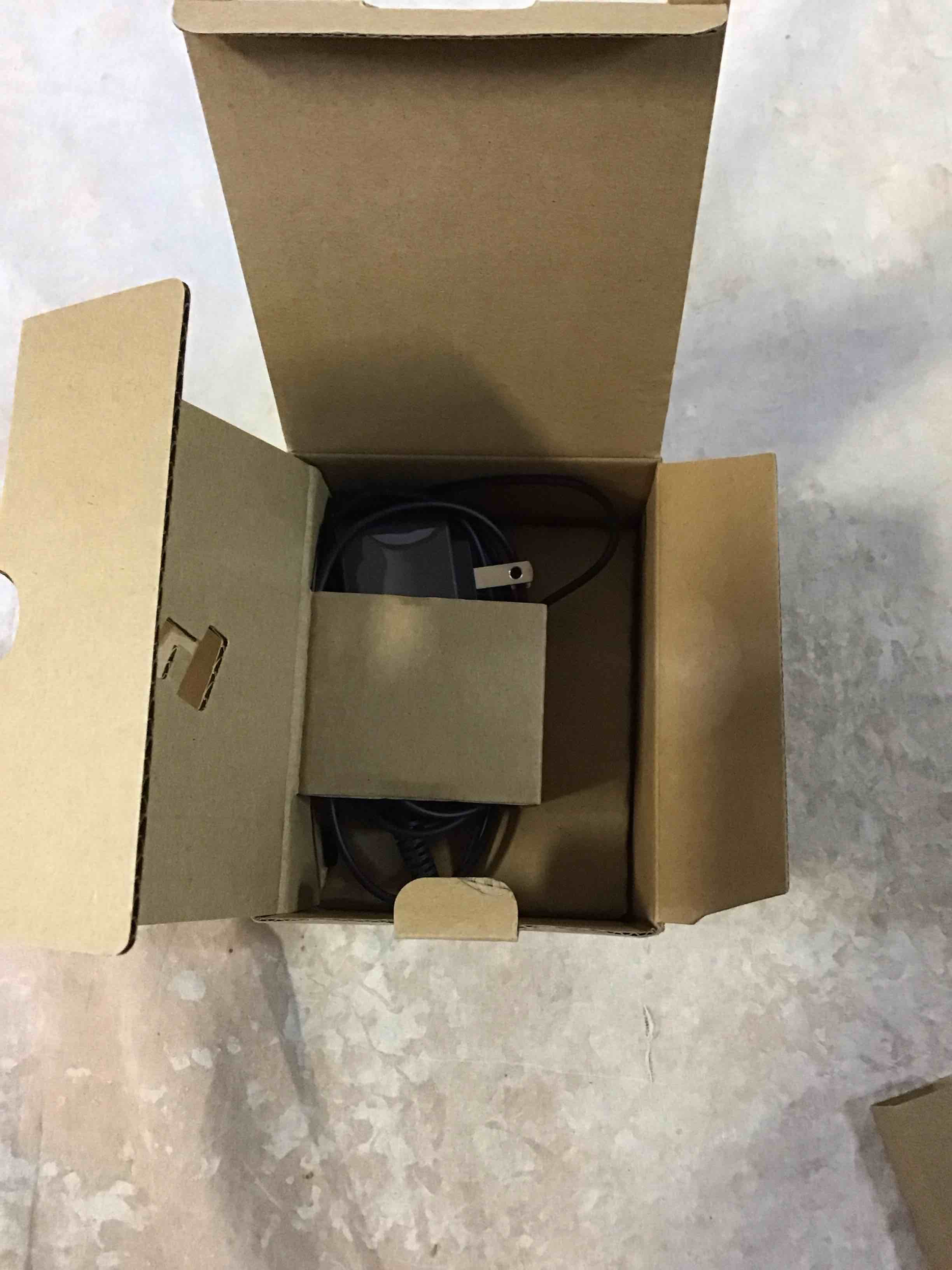 Condition photo showing Good Condition for mophie charging base