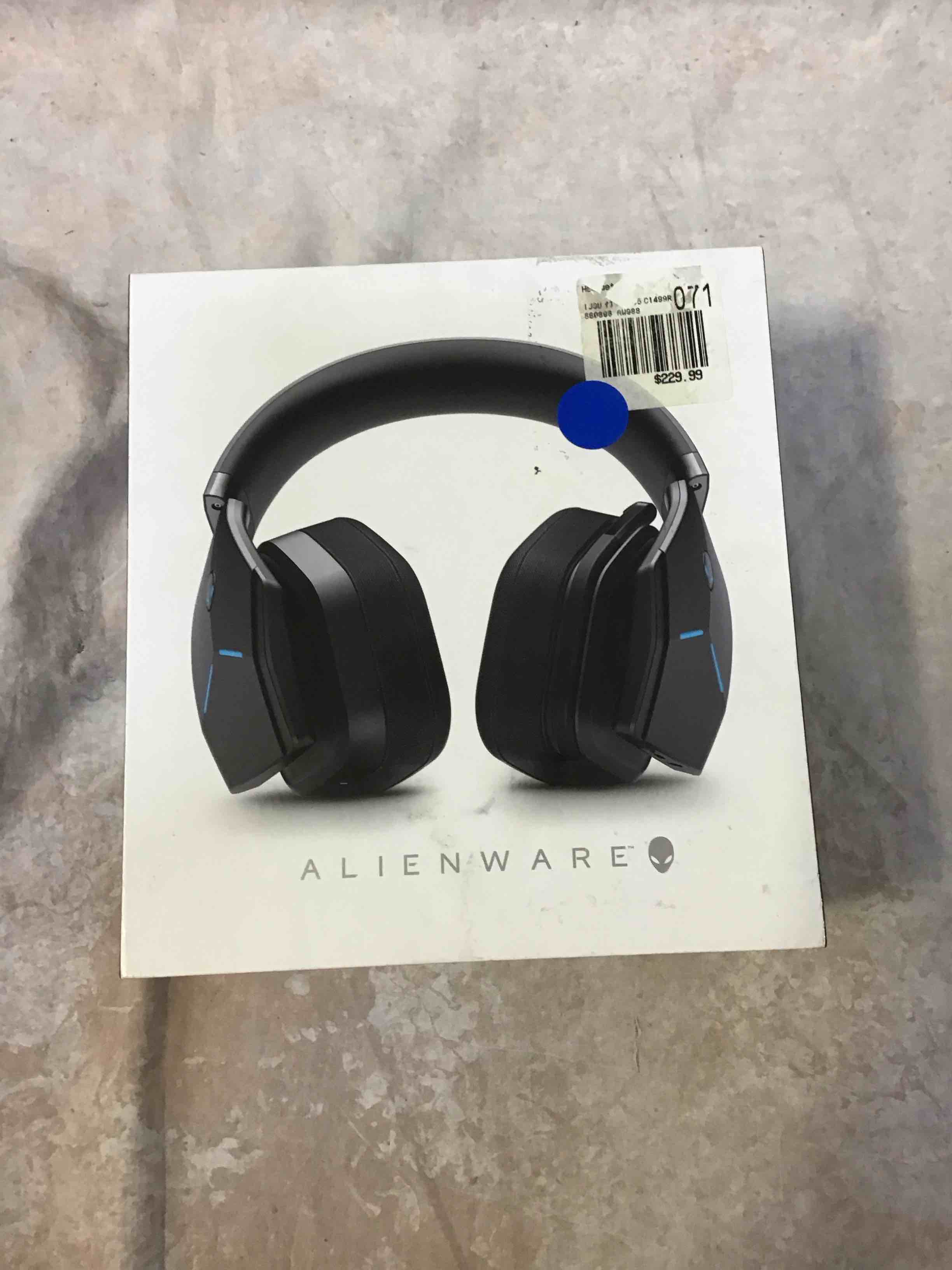Condition photo showing Good Condition for alienware aw988 gaming headset