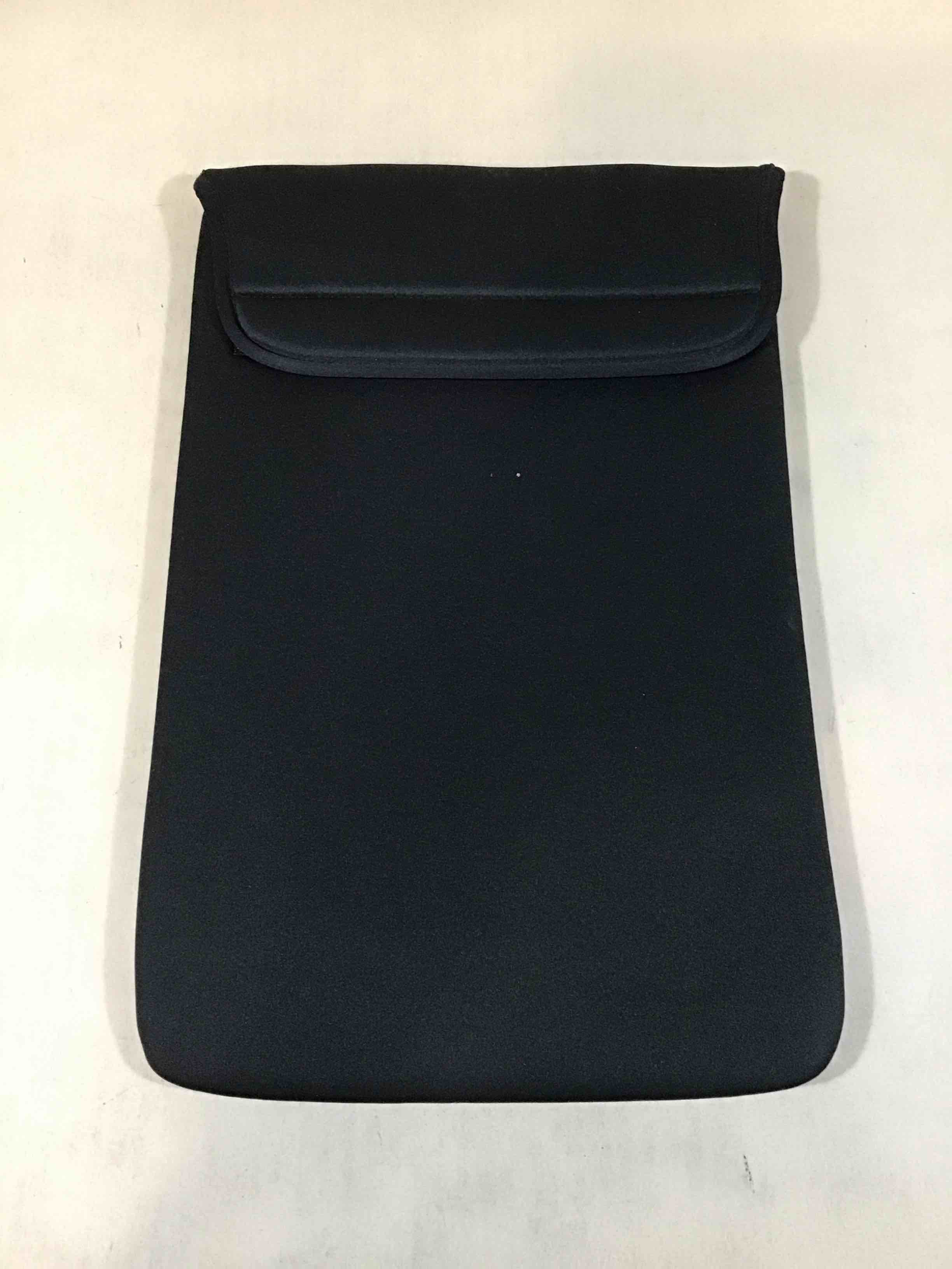 Condition photo showing Good Condition for laptop sleeve