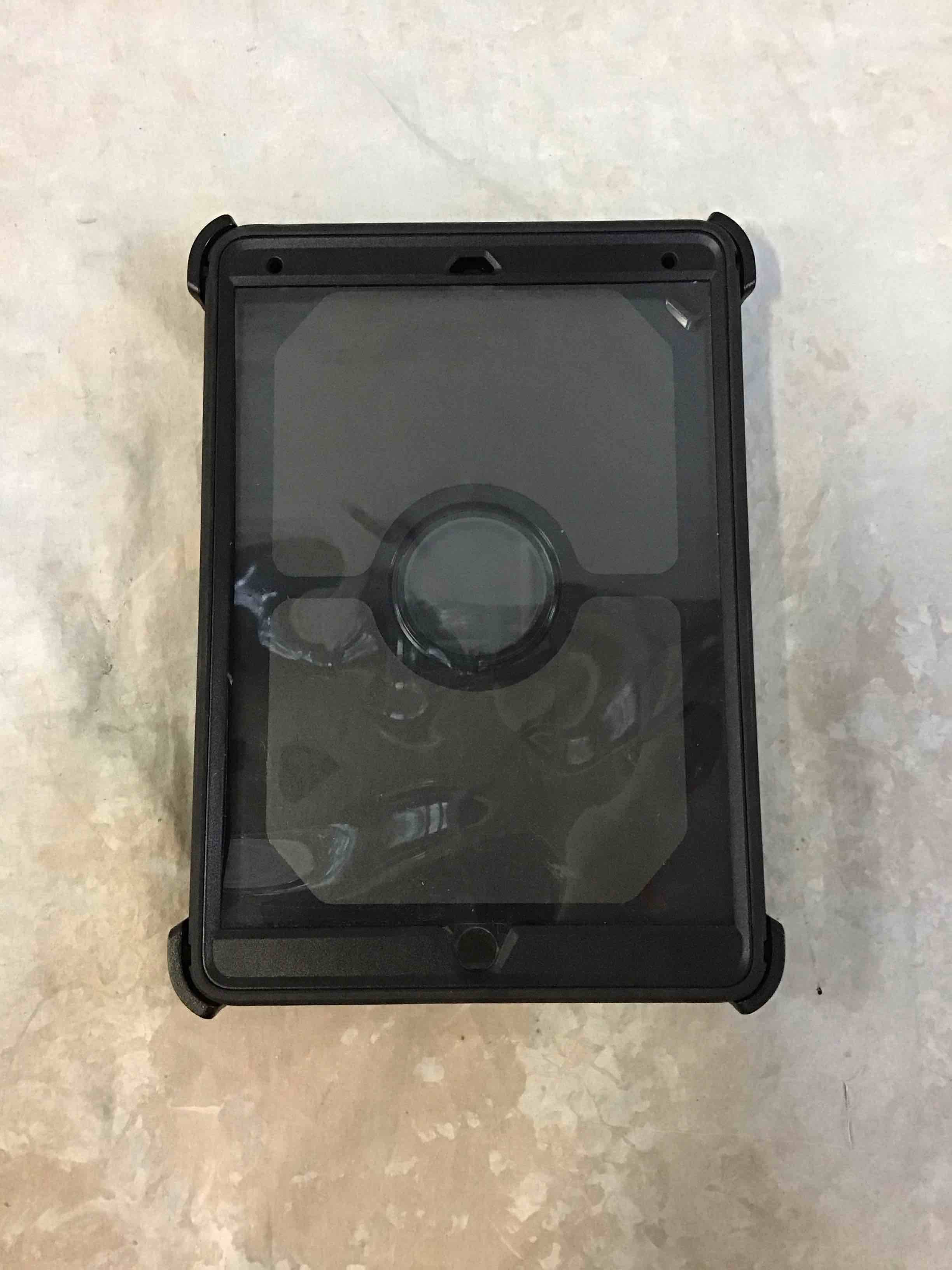 Condition photo showing Good Condition for otter box ipad case