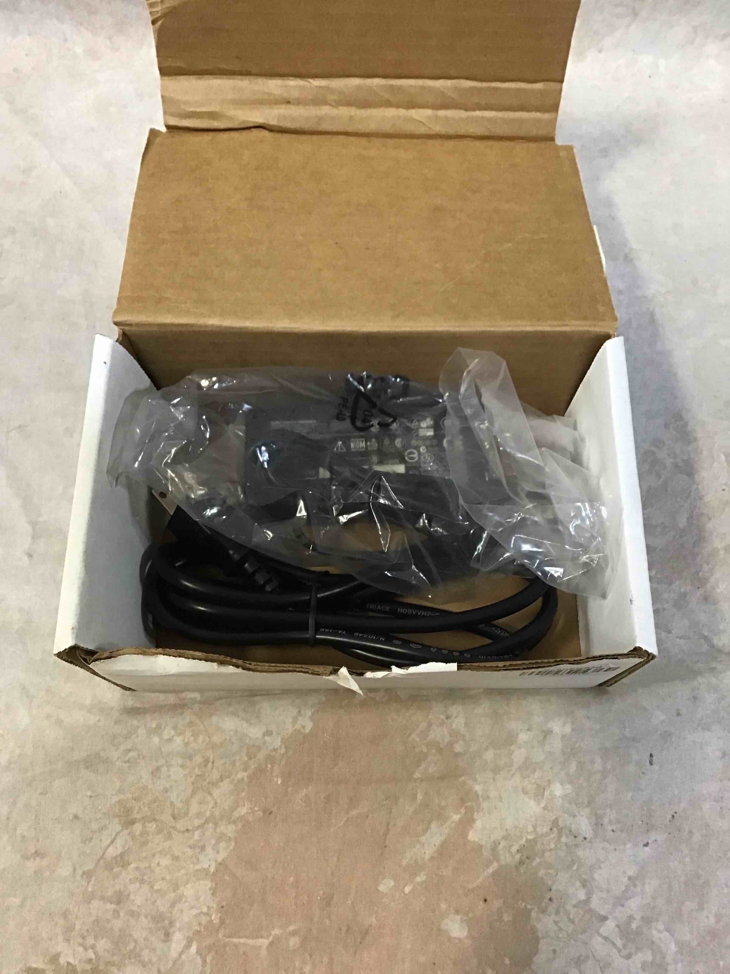 Condition photo showing Good Condition for original hp 65w laptop adapter