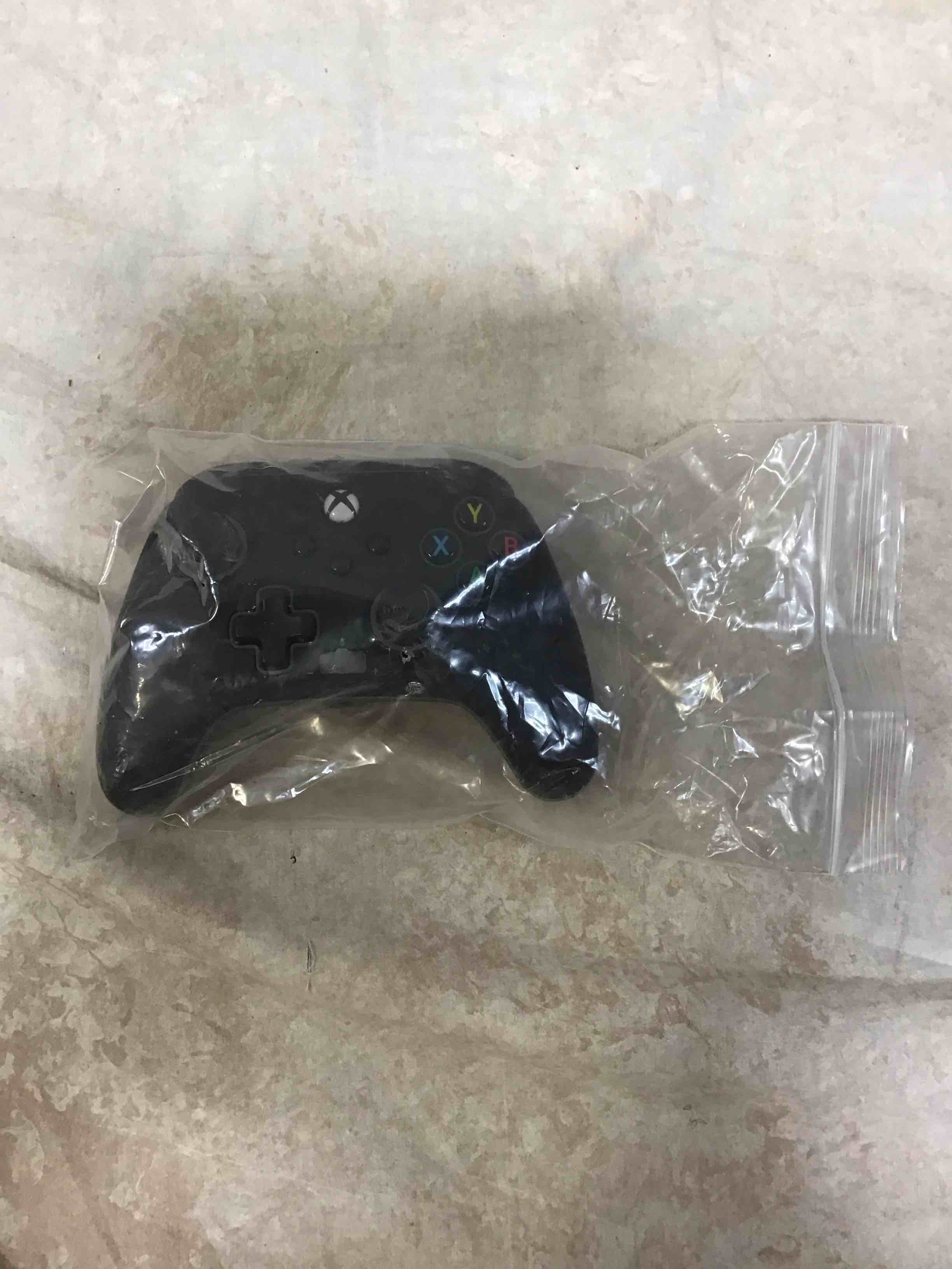 Condition photo showing Good Condition for xbox controller